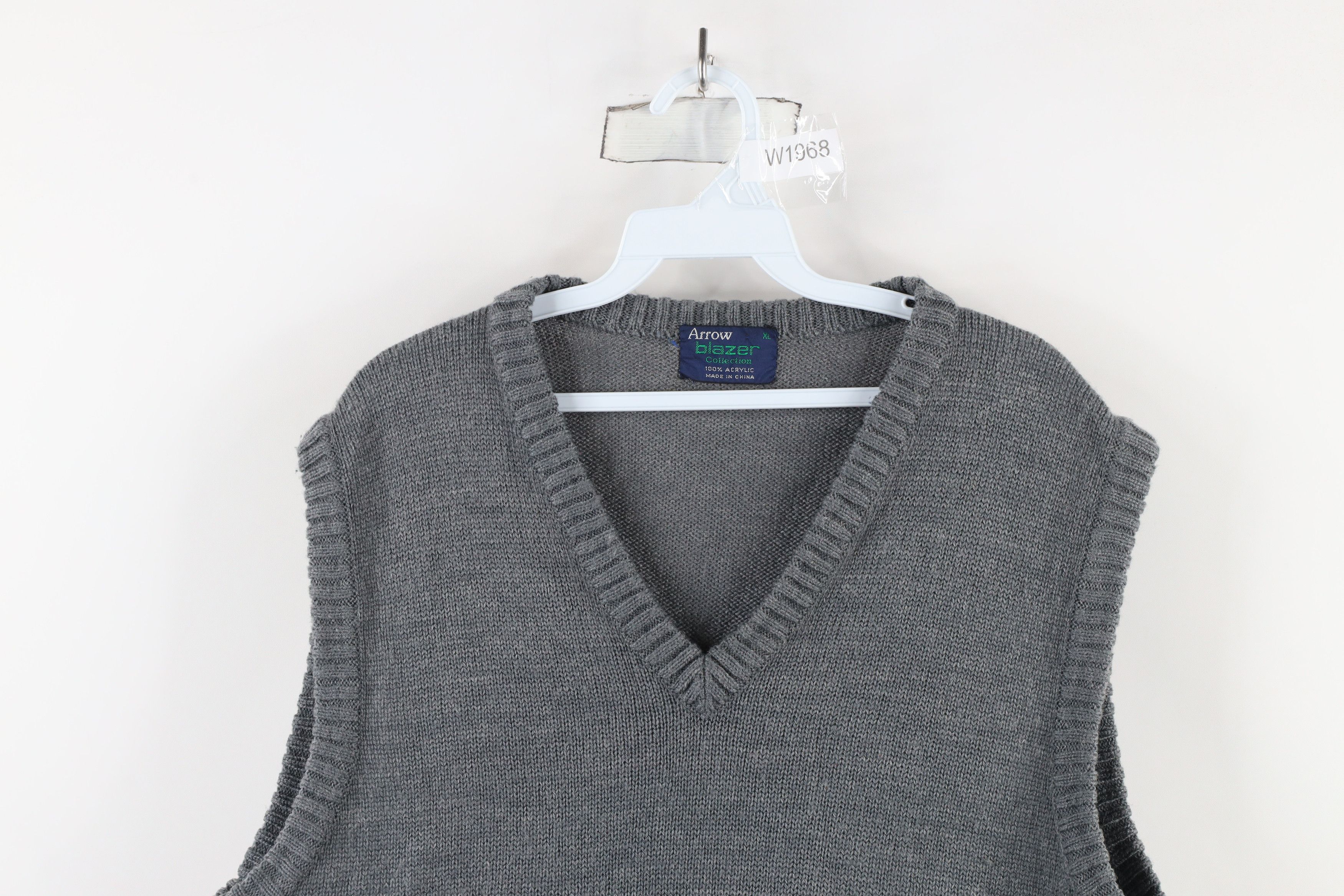 Vintage Vintage 70s Streetwear Knit V-Neck Sweater Vest Gray Acrylic Size US XL / EU 56 / 4 - 2 Thumbnail