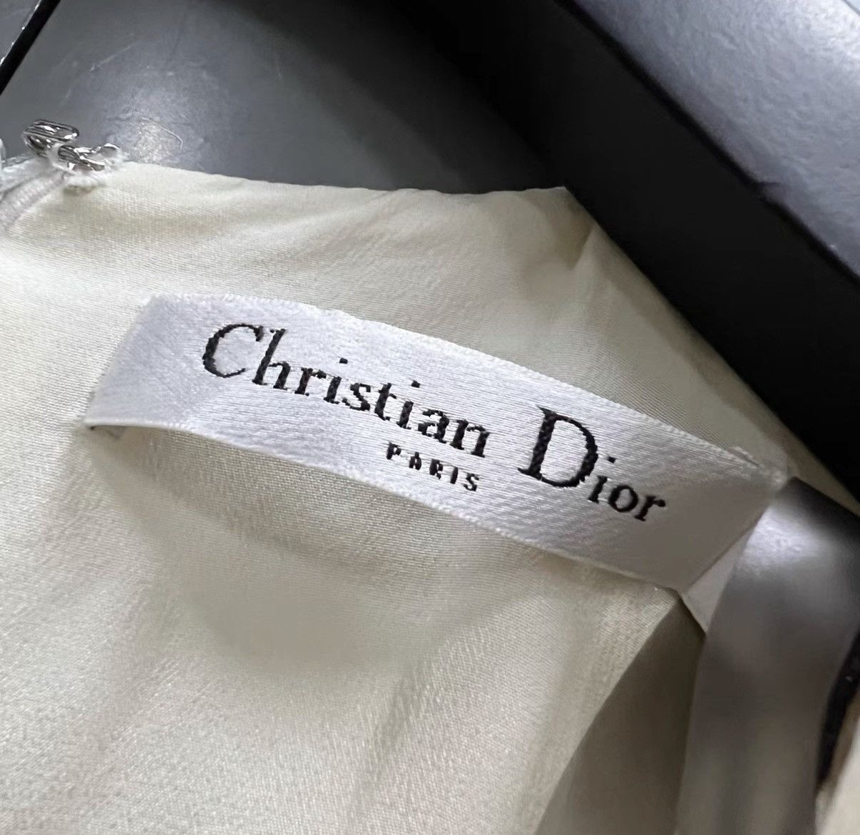 Dior Dior Beige V-neck Short-sleeve Dress J41 Size XS / US 0-2 / IT 36-38 - 3 Thumbnail