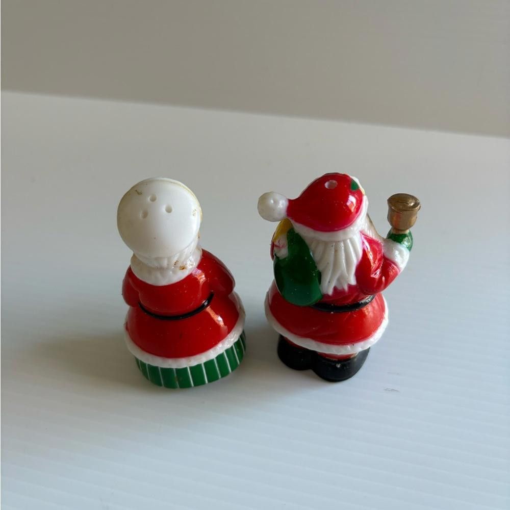 Designer Vintage Santa and Mrs. Claus Salt and Pepper Shakers Size ONE SIZE - 2 Thumbnail