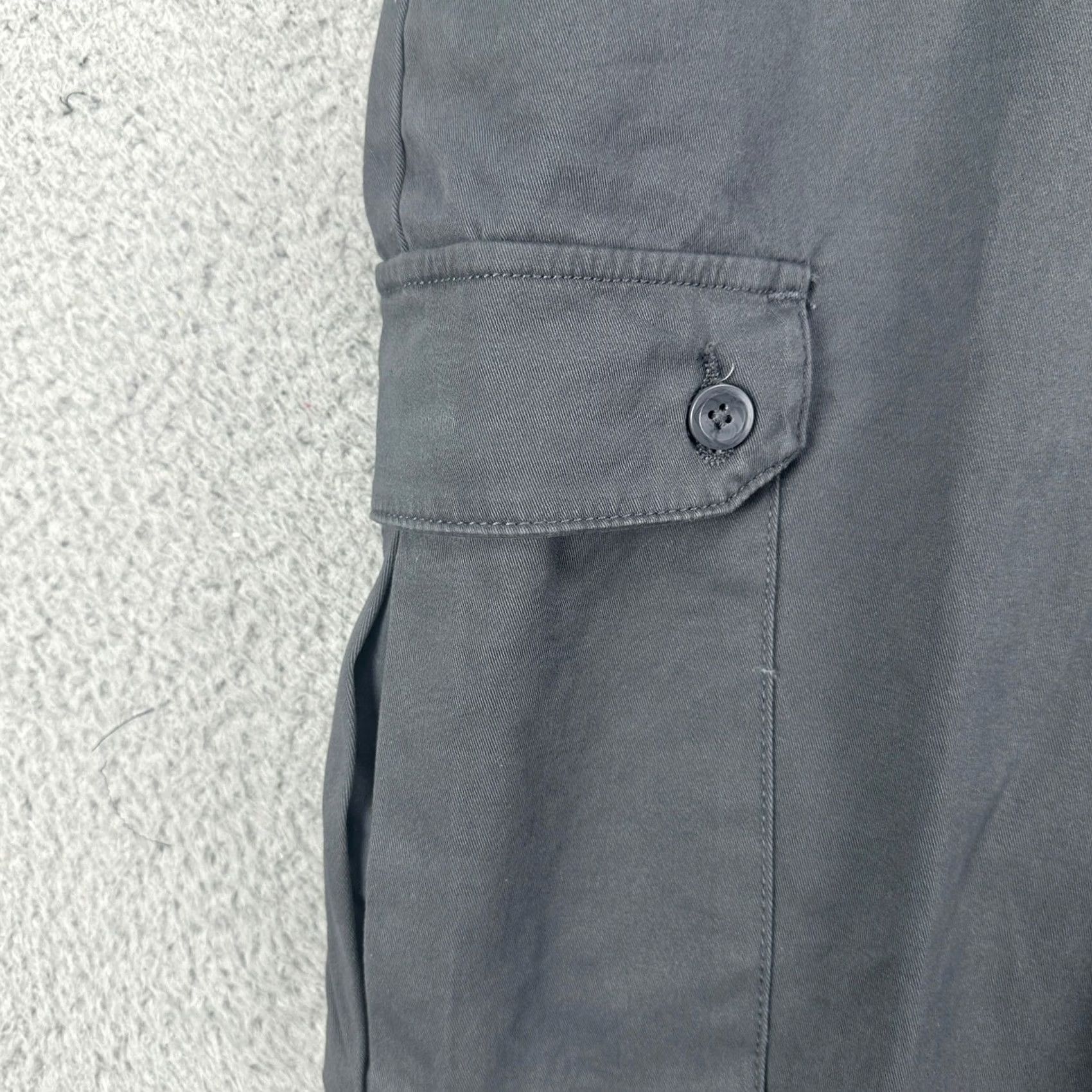Vintage St Johns Bay Mens 48X10 Big Classic Fit Cargo Shorts Gray Flat Front Pocket Mens Big & Tall Casual Workwear Size US 32 / EU 48 - 5 Thumbnail