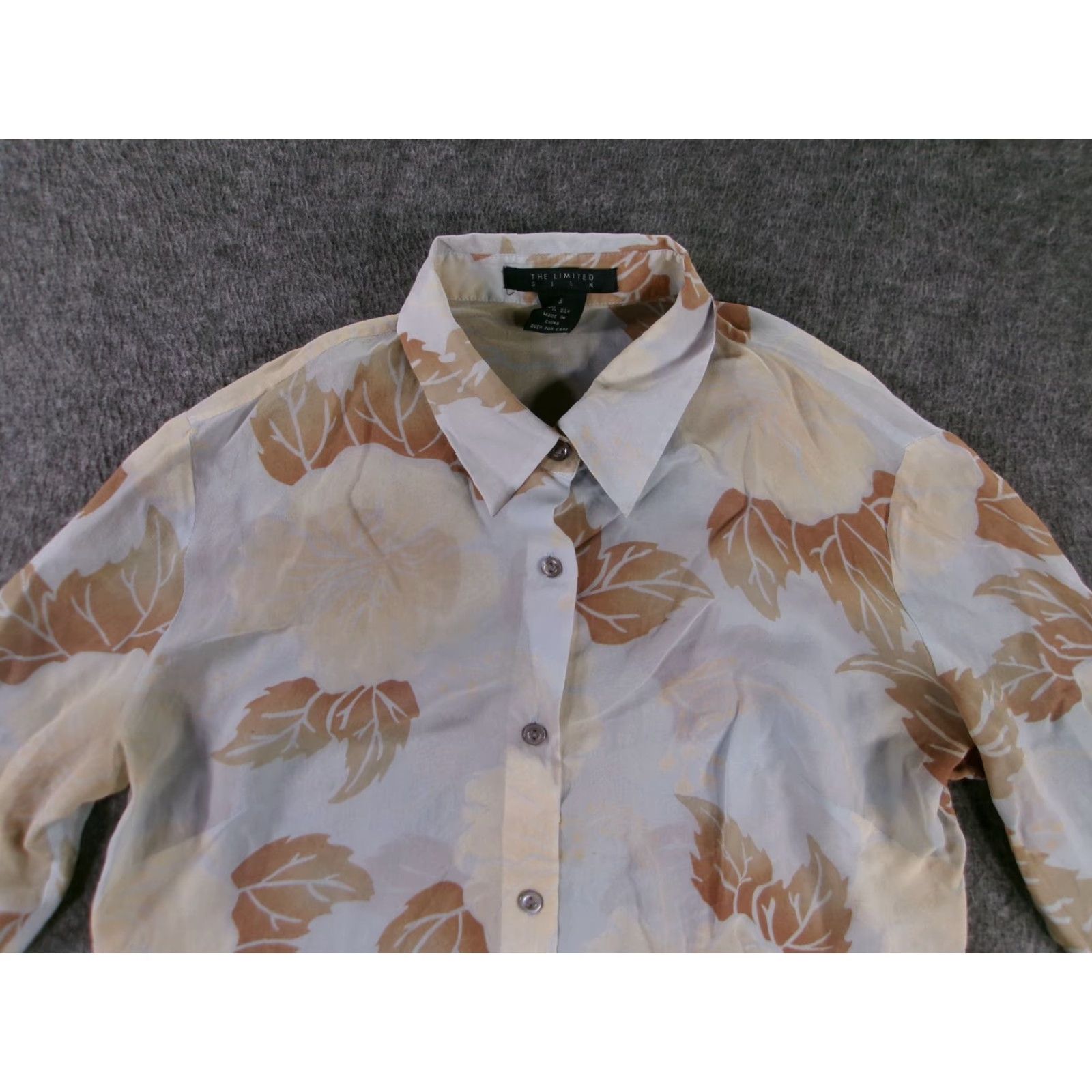Vintage VINTAGE The Limited Silk Button-Up Long Sleeve Shirt Women Small Beige Floral Sheer Casual Resort Size S / US 4 / IT 40 - 2 Thumbnail