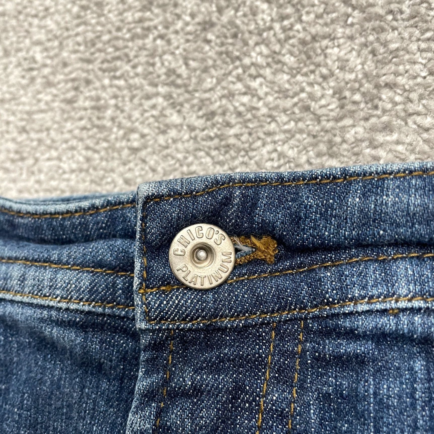 Vintage Chico's Jeans Blue Denim Straight 34x26 Womens Regular 12 High Rise 5-Pocket Cotton Blend Casual Vintage No N/A Size 34" / US 12 / IT 48 - 3 Thumbnail
