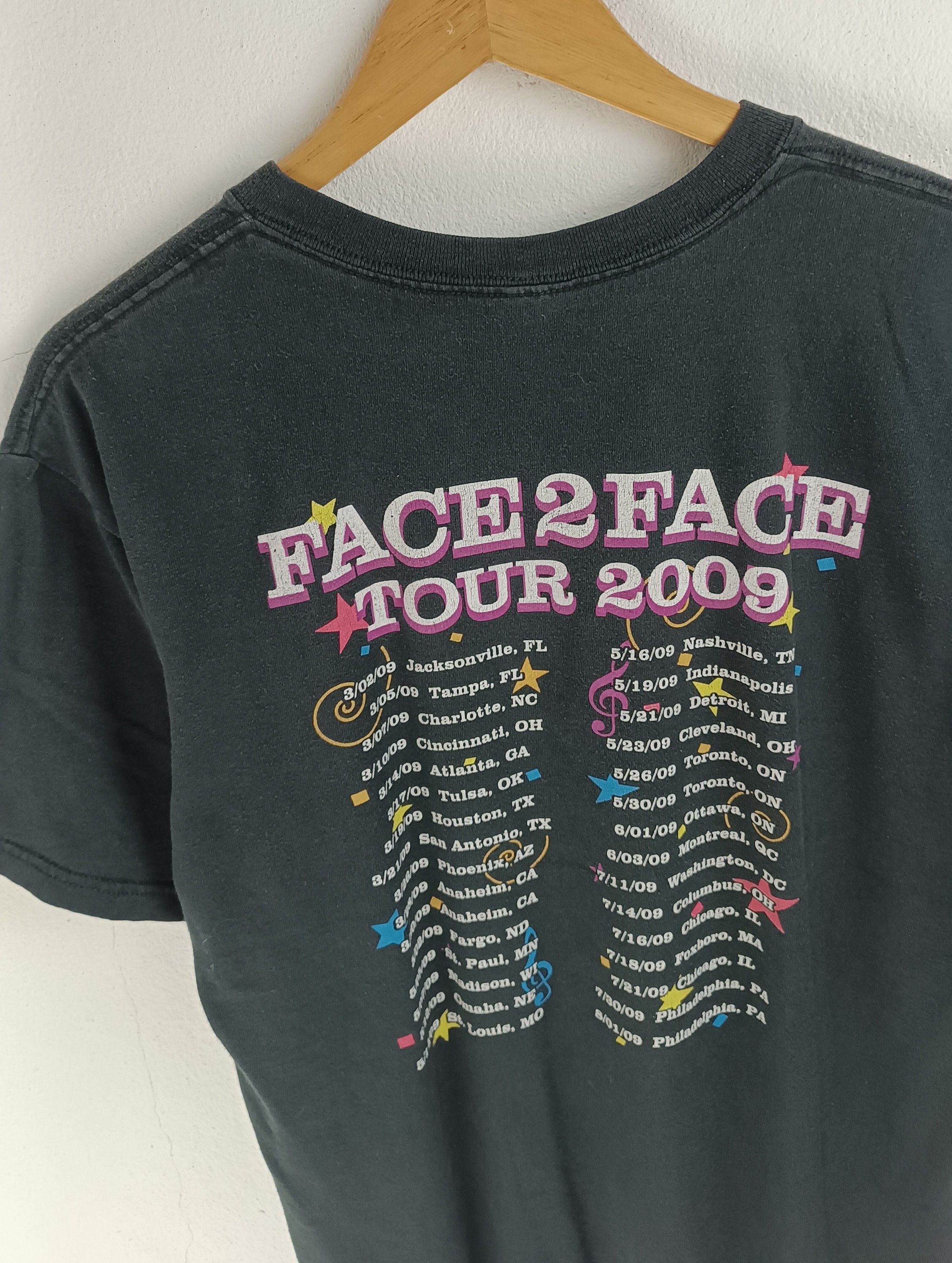 Band Tees VINTAGE '09 BILLY JOEL & ELTON JOHN FACE2FACE TOUR VERY RARE Size US M / EU 48-50 / 2 - 12 Thumbnail