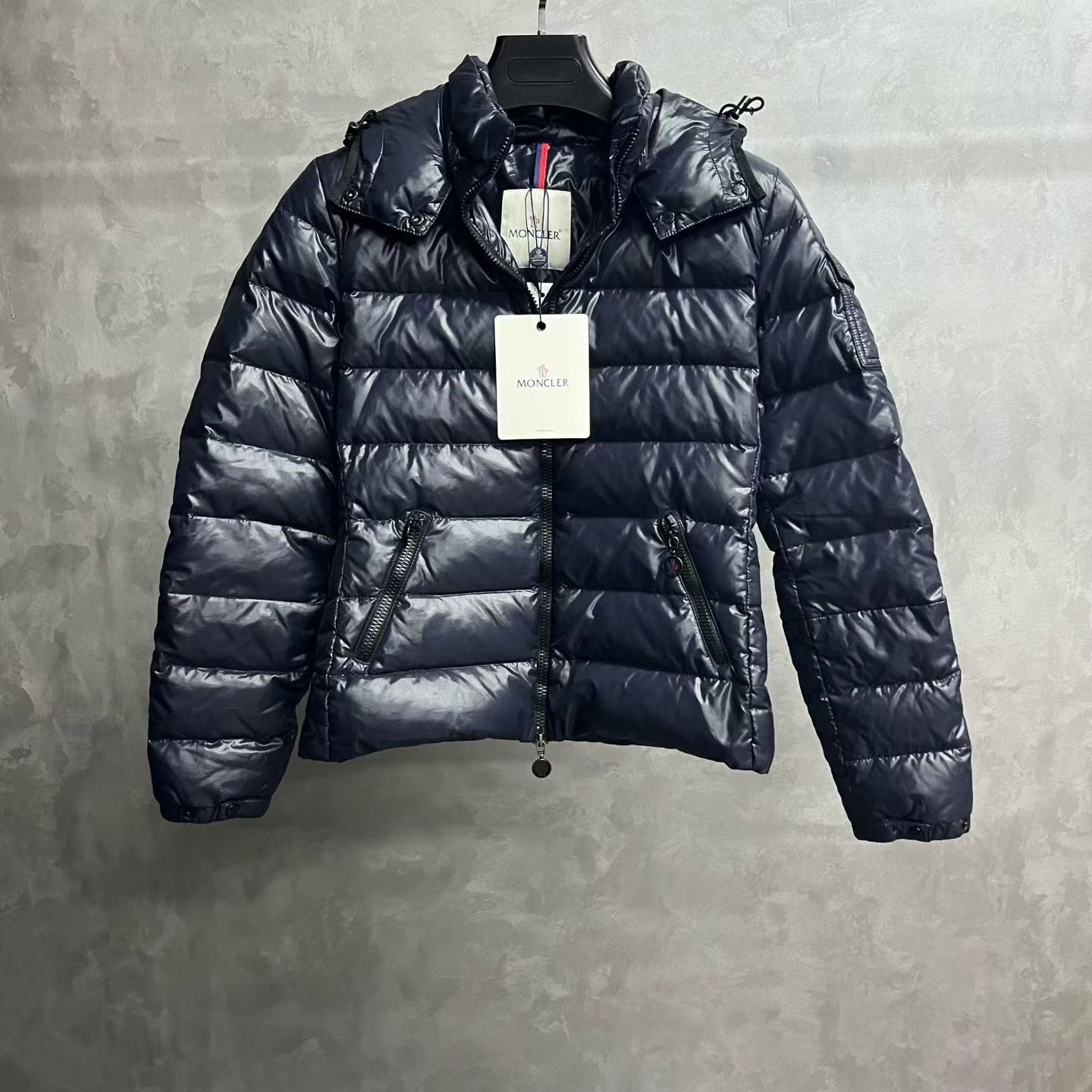 Moncler Moncler Thermal Cropped Blue Down Jacket us_2 Women Size XS / US 0-2 / IT 36-38 - 1 Thumbnail