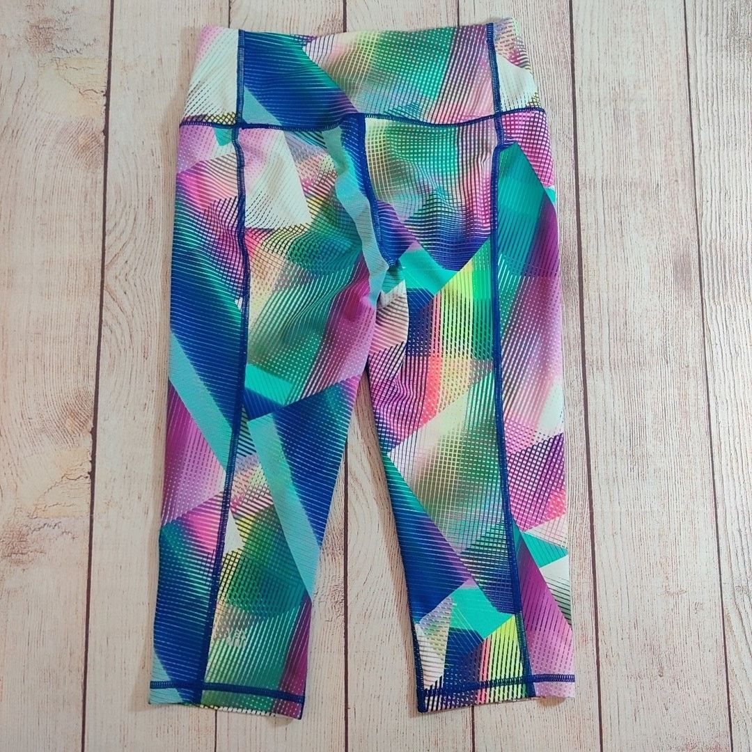 Victoria's Secret VSX Knockout Digi Cube rainbow cropped leggings sz S Size 27" / US 4 / IT 40 - 2 Thumbnail