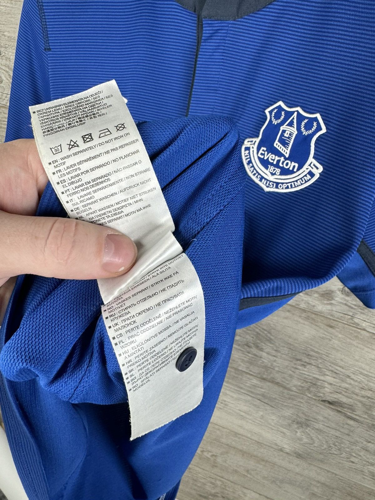 Umbro VINTAGE UMBRO EVERTON SOCCER JERSEY SIZE S Size US S / EU 44-46 / 1 - 14 Thumbnail