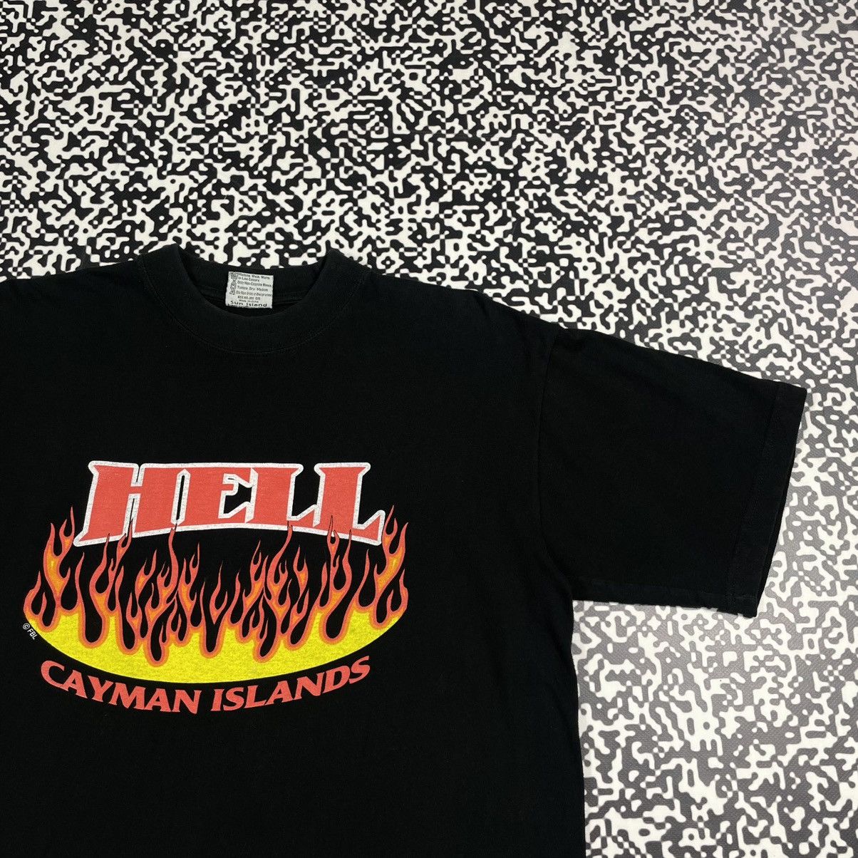 Vintage Vintage 90s Hell Cayman Islands Flame Fire Retro T-shirt Size US M / EU 48-50 / 2 - 5 Thumbnail