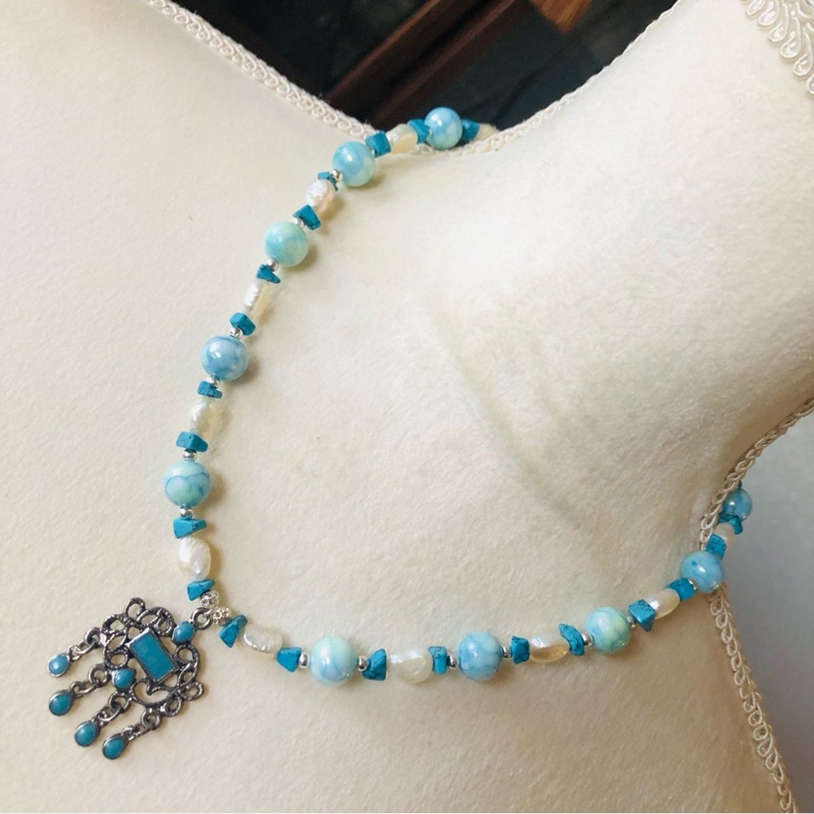 Handmade Handcrafted howlite genuine pearl dyed agate beaded necklace Size ONE SIZE - 1 Thumbnail