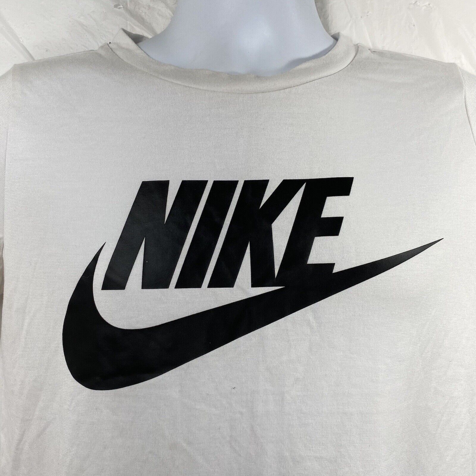 Nike Nike Medium White Graphic T Shirt Soft Stretch Modal Blend Size M / US 6-8 / IT 42-44 - 2 Thumbnail