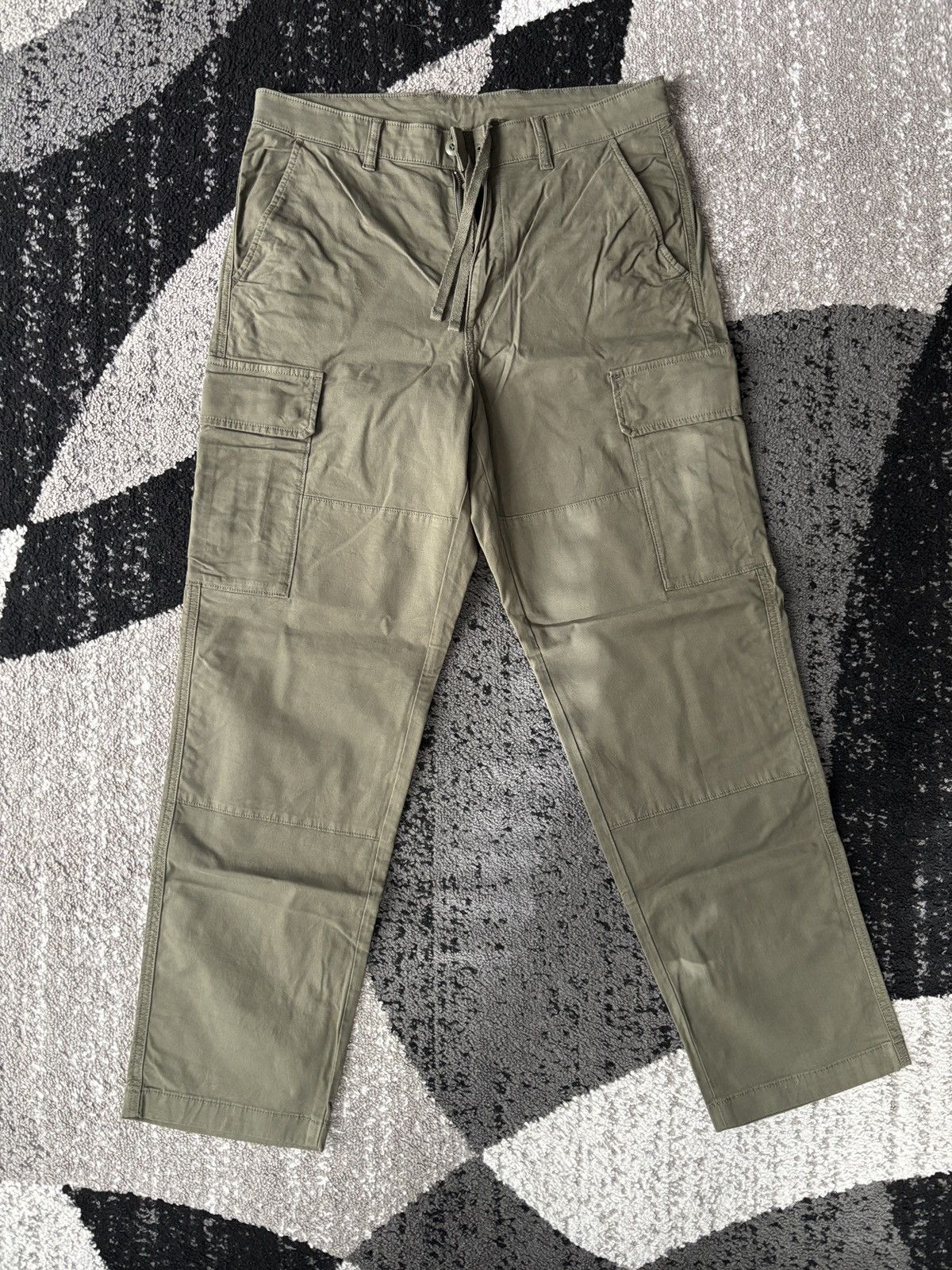 Uniqlo Uniqlo Olive Green Cargo Pants Size US 32 / EU 48 - 1 Thumbnail