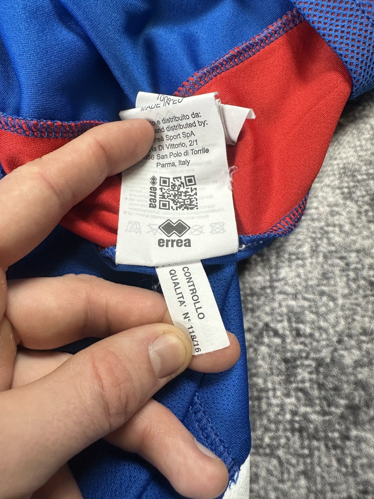 Errea KSI Errea Island Soccer Jersey Streetwear XS VTg Rare Tee Size US XS / EU 42 / 0 - 7 Thumbnail
