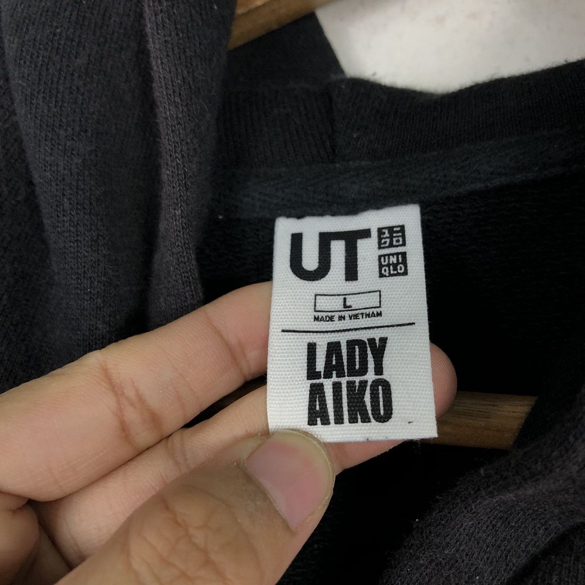 Japanese Brand Lady Aiko × Uniqlo UT — Black “Love Bunny” Archive Street Ar Size US M / EU 48-50 / 2 - 17 Thumbnail