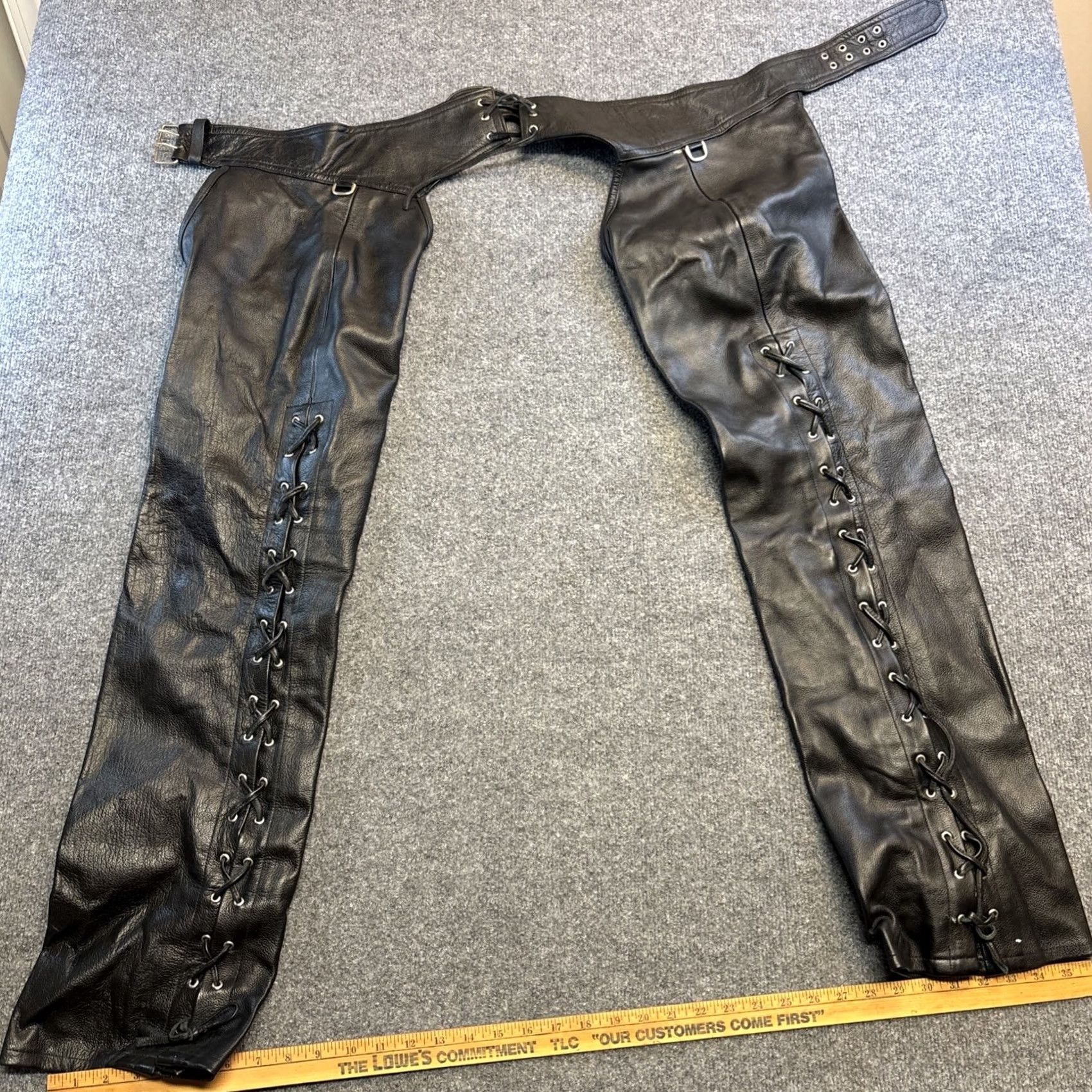 Vintage VINTAGE Leather Black Biker Chaps Womens Lace Up Back Adjustable Belt M/L Pants Leather Belted Chaps Womens M/L Black Vintage Biker Womens Mens? Size ONE SIZE - 4 Thumbnail