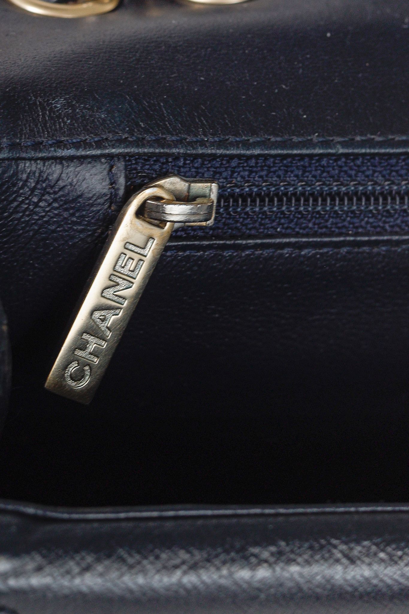 Chanel Chanel Vintage Mademoiselle Horizontal-Quilt Flap Bag Size ONE SIZE - 14 Thumbnail