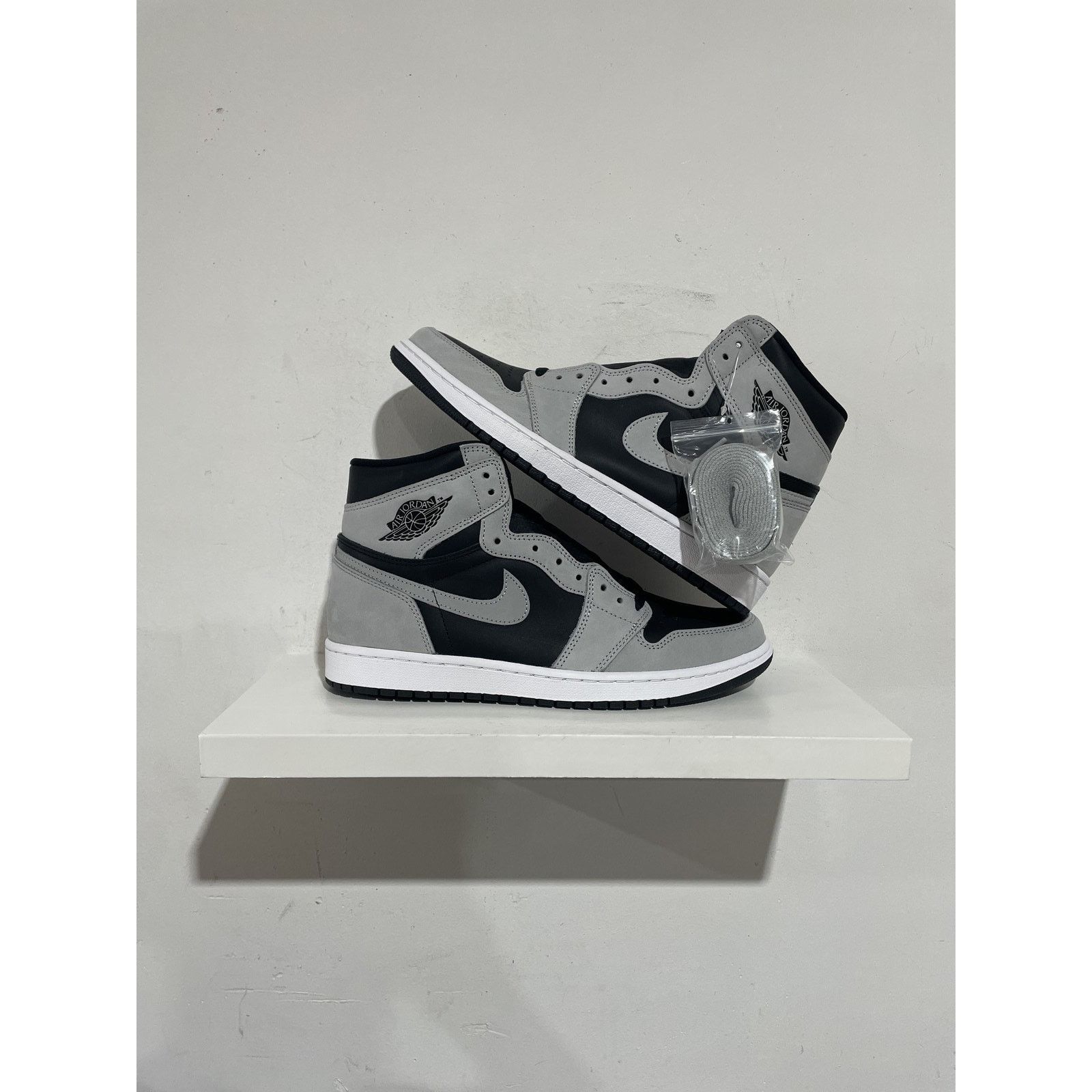 Jordan Brand NIKE JORDAN 1 HIGH SHADOW 2.0 SIZE 10.5 NEW Size US 10.5 / EU 43-44 - 1 Thumbnail