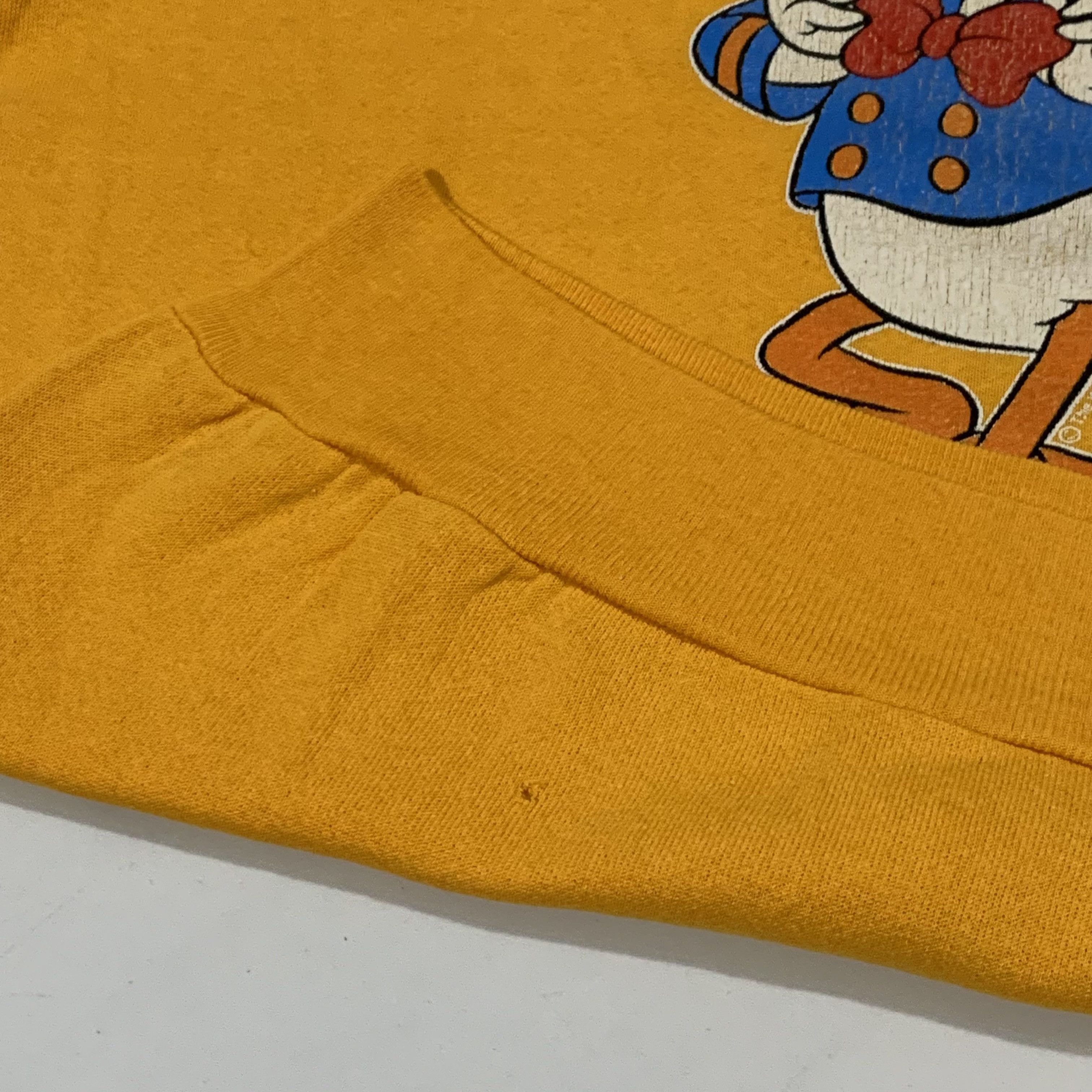 Disney Vintage Donald Duck Disney Sweatshirt Crewneck Size US S / EU 44-46 / 1 - 7 Thumbnail