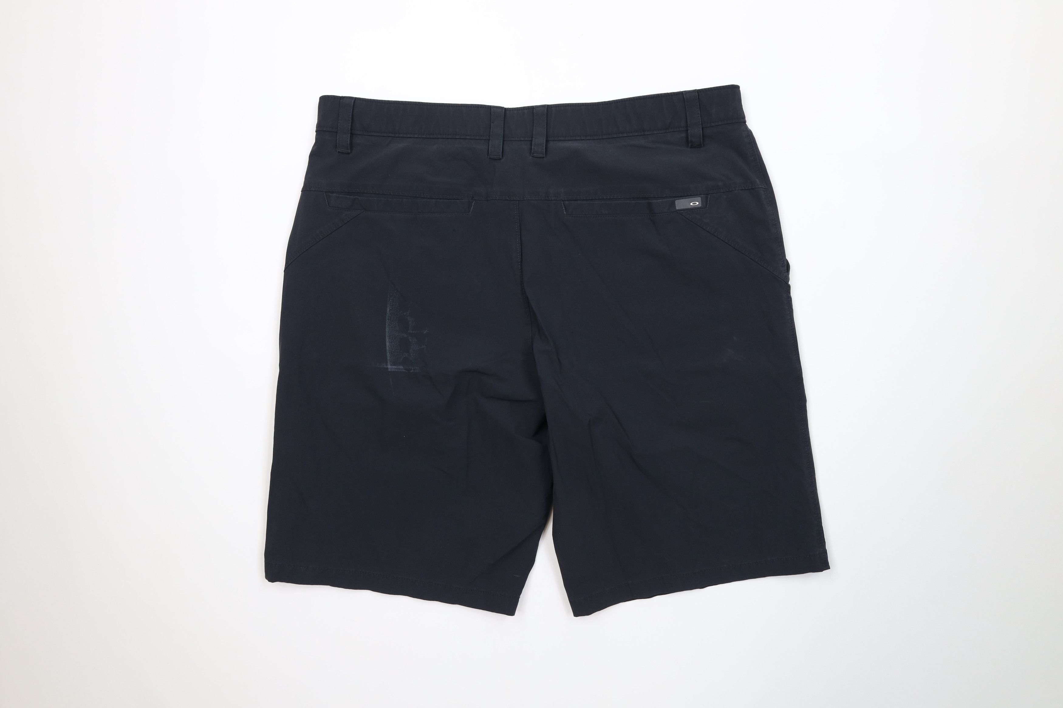 Oakley Vintage Oakley O Logo Above Knee Golf Chino Shorts Black Size US 34 / EU 50 - 11 Thumbnail