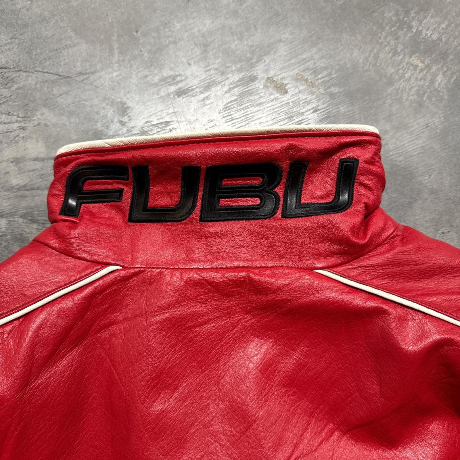 Fubu × Vintage Vintage 2000s Fubu Chicago Bulls NBA Rap Leather Jacket Size US L / EU 52-54 / 3 - 3 Thumbnail