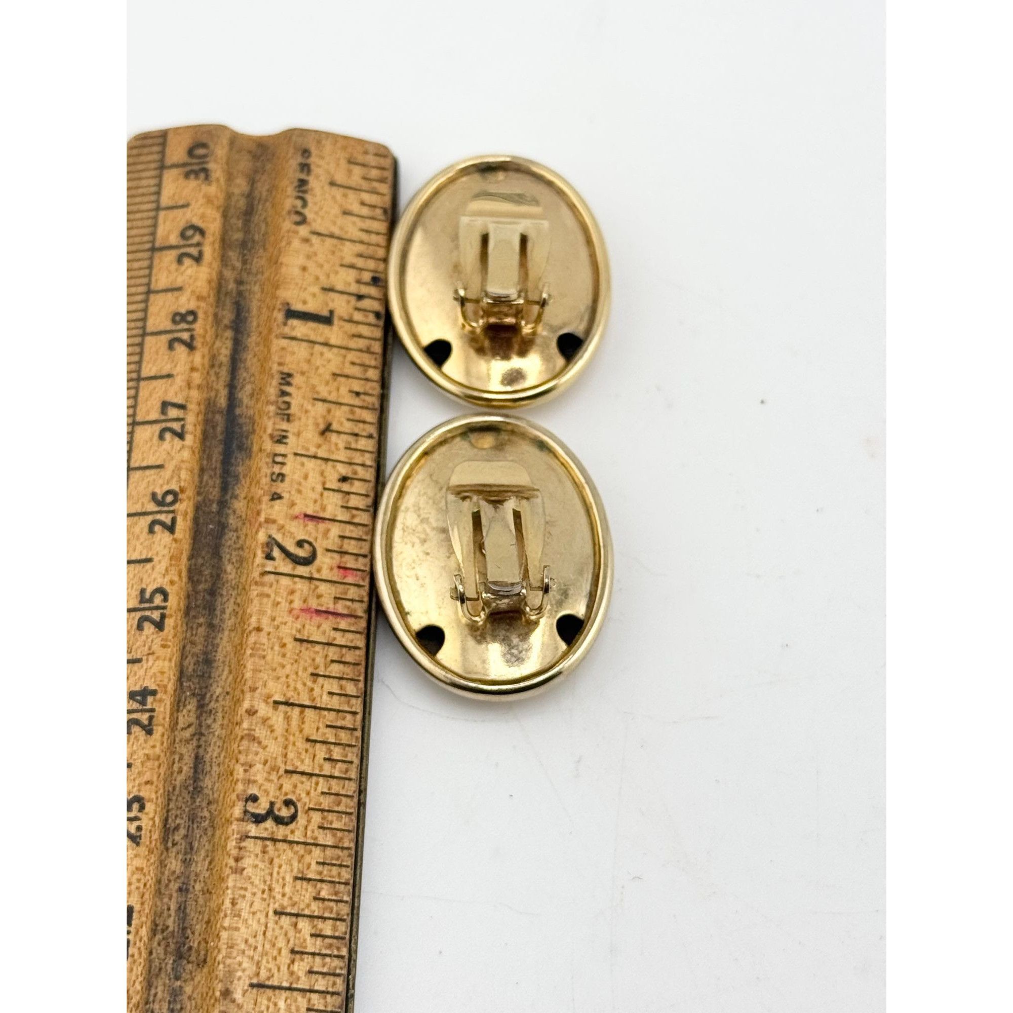 Vintage Vintage brushed gold tone clip on earrings Size ONE SIZE - 5 Thumbnail