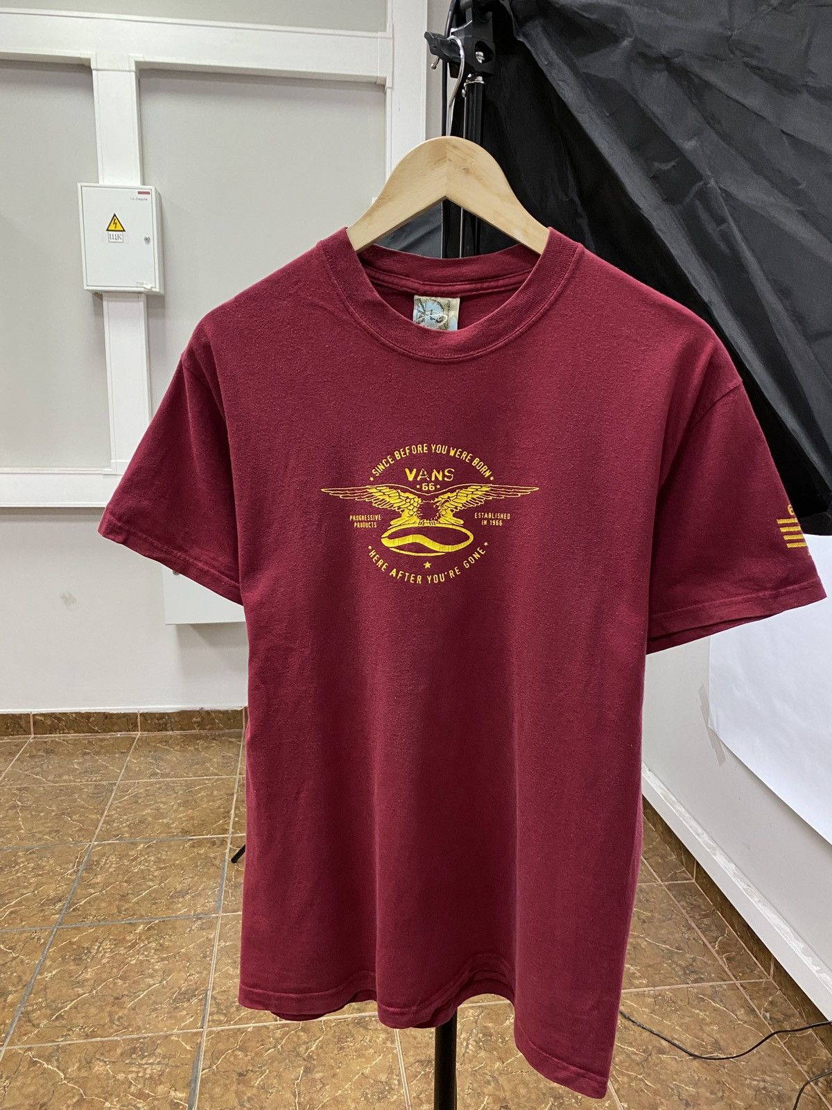Vans 🇺🇸 Vintage 90s Vans Skateboarding Eagle T-Shirt Made in USA Size US M / EU 48-50 / 2 - 1 Thumbnail