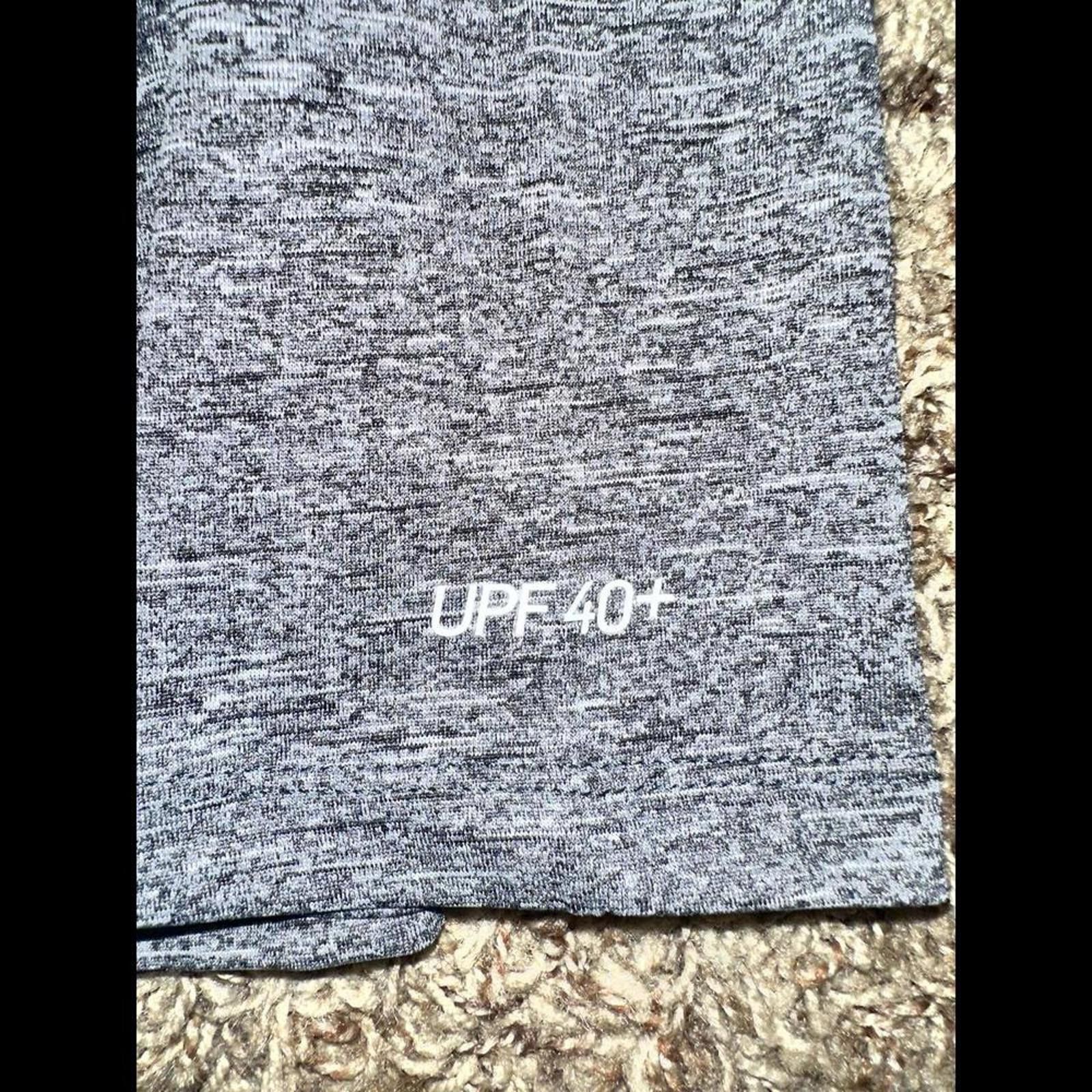 Nike Men's Heather Long Sleeve Hydroguard Swim Shirt Size US L / EU 52-54 / 3 - 3 Thumbnail