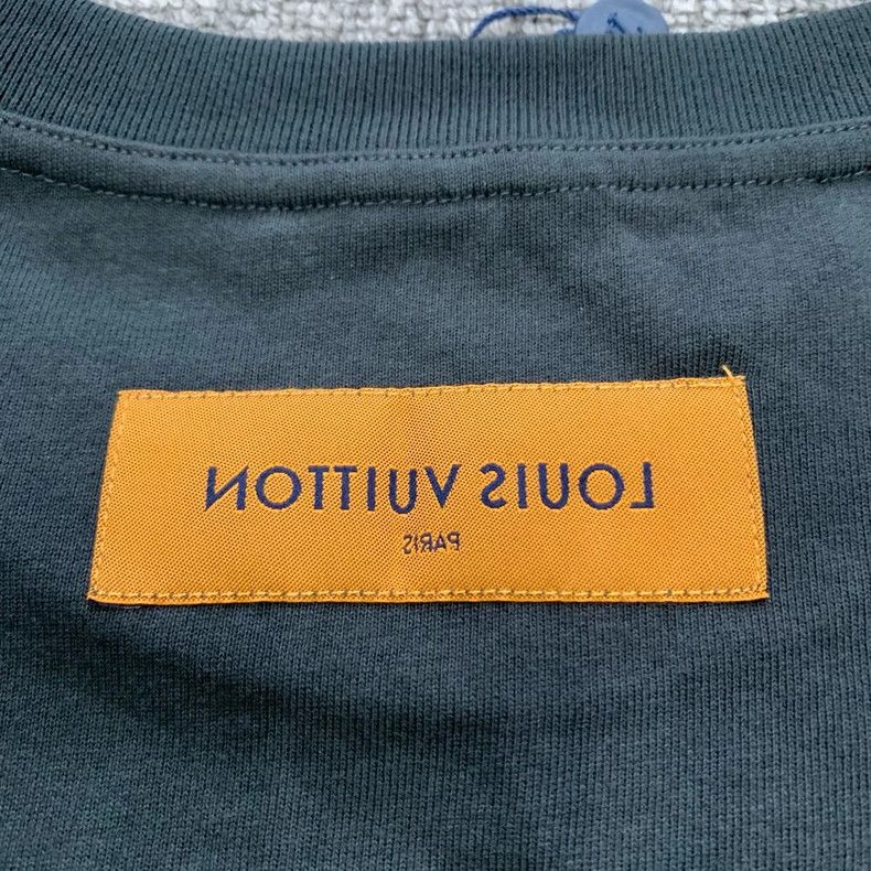 Louis Vuitton Louis Vuitton Black manual bottom short sleeve Size US L / EU 52-54 / 3 - 4 Thumbnail