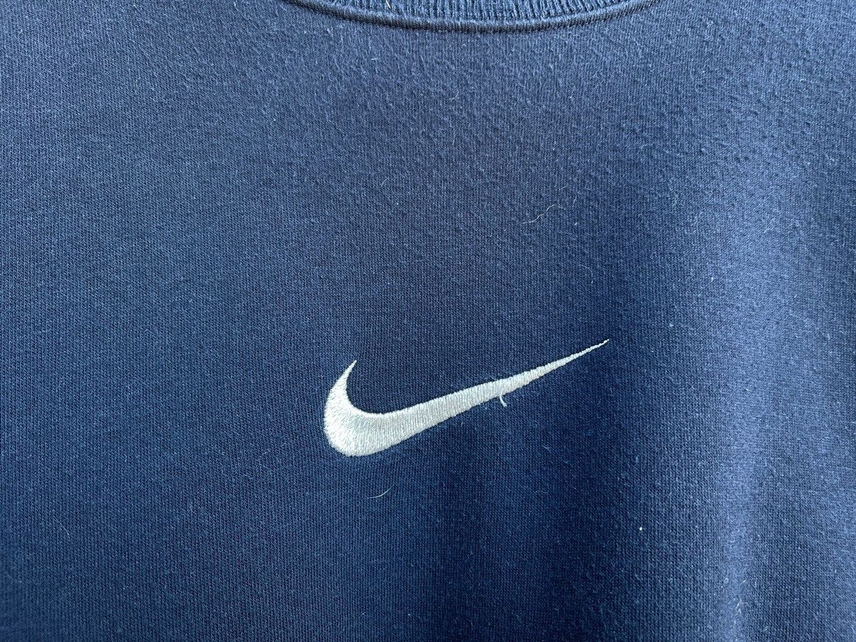 Nike Nike Vintage 2000’s Centre Logo Y2K Crewneck Sweatshirt XL Size US XL / EU 56 / 4 - 4 Thumbnail