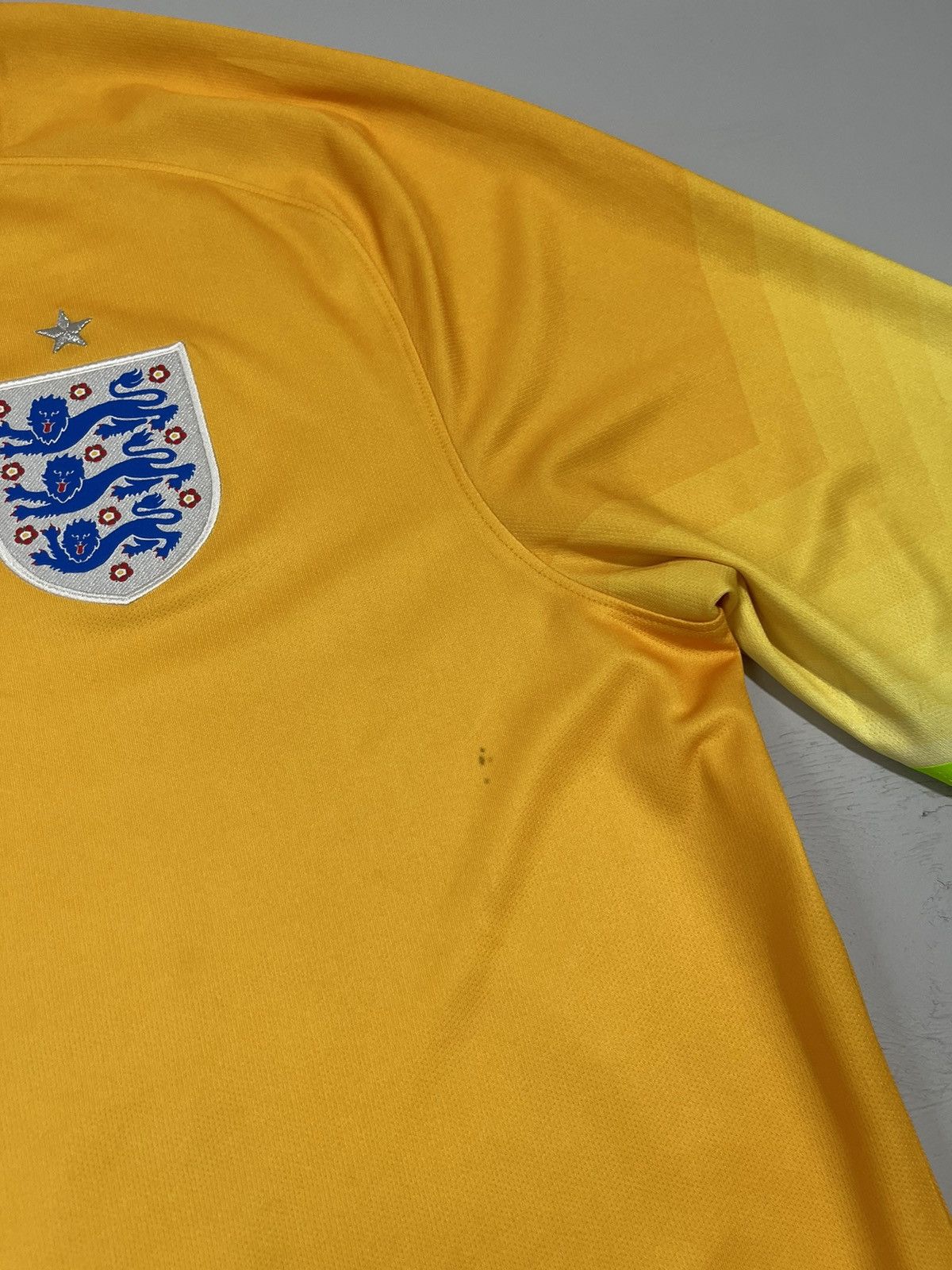 Nike Nike England Team Goalkeeper Soccer Jersey 2014 Blokecore Size US L / EU 52-54 / 3 - 10 Thumbnail
