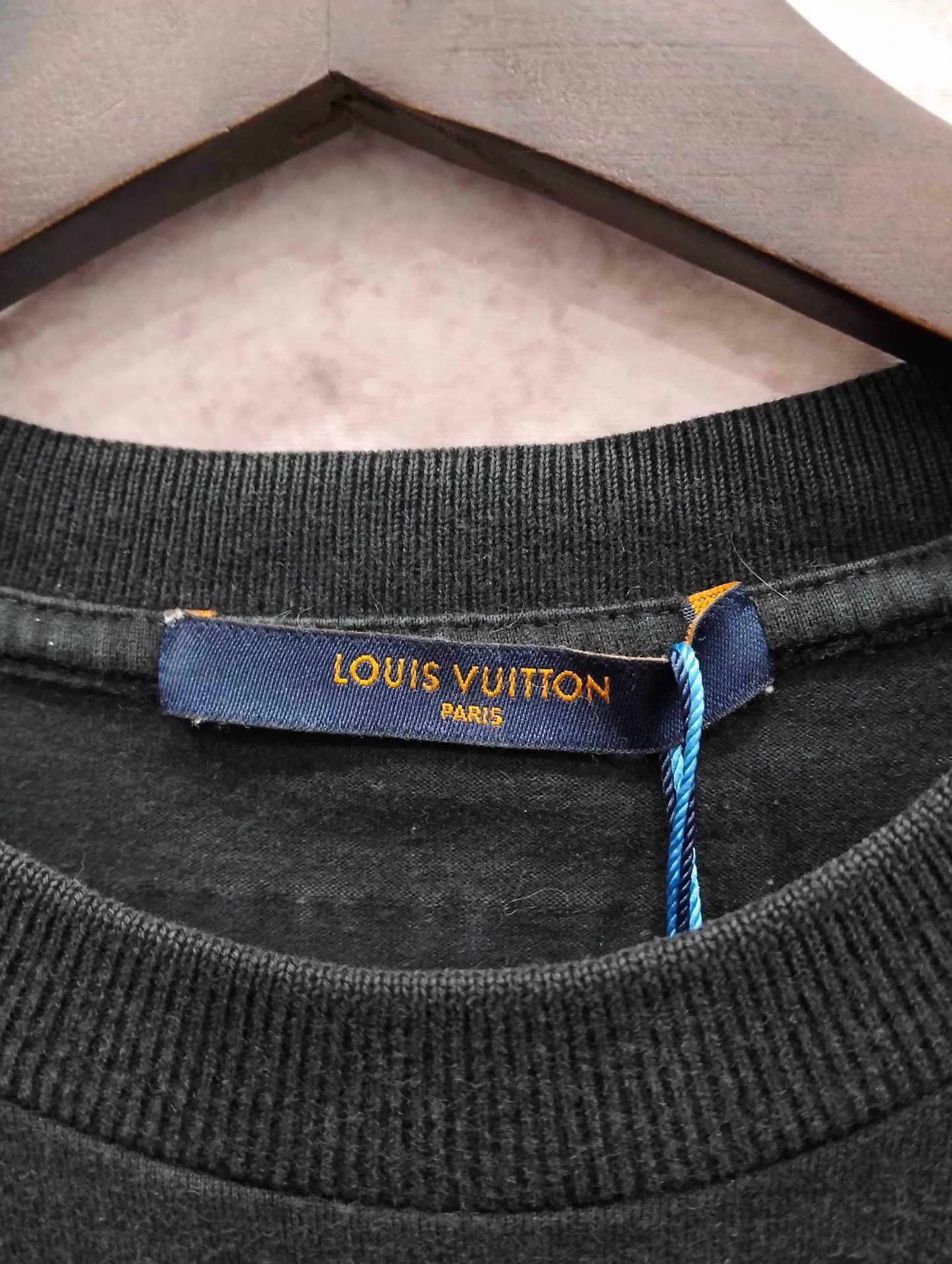 Louis Vuitton LV Logo Print Crewneck Short Sleeve T-Shirt XS Size XS / US 0-2 / IT 36-38 - 4 Thumbnail