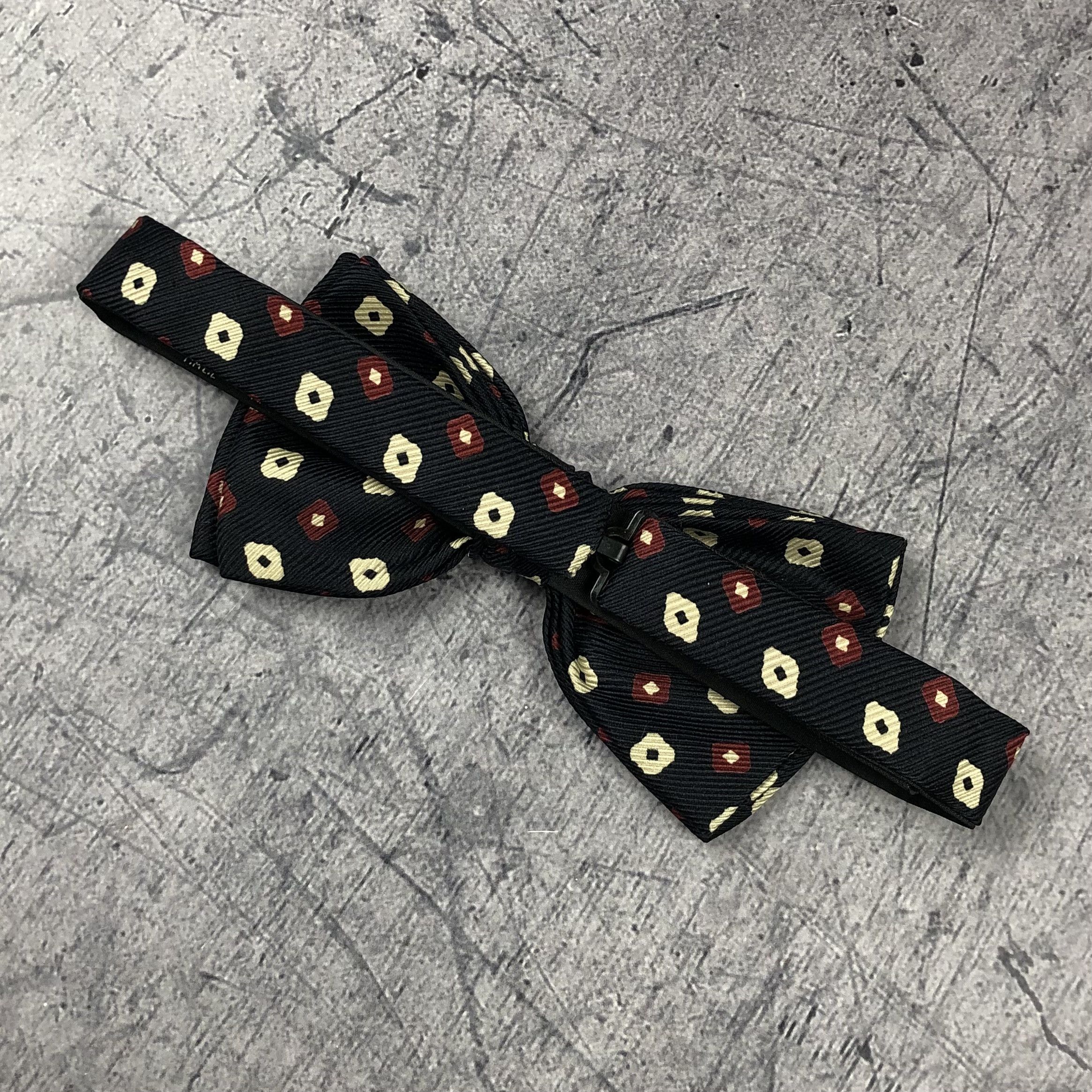 Hugo Boss Vintage Hugo Boss Silk Bow Tie Size ONE SIZE - 3 Thumbnail