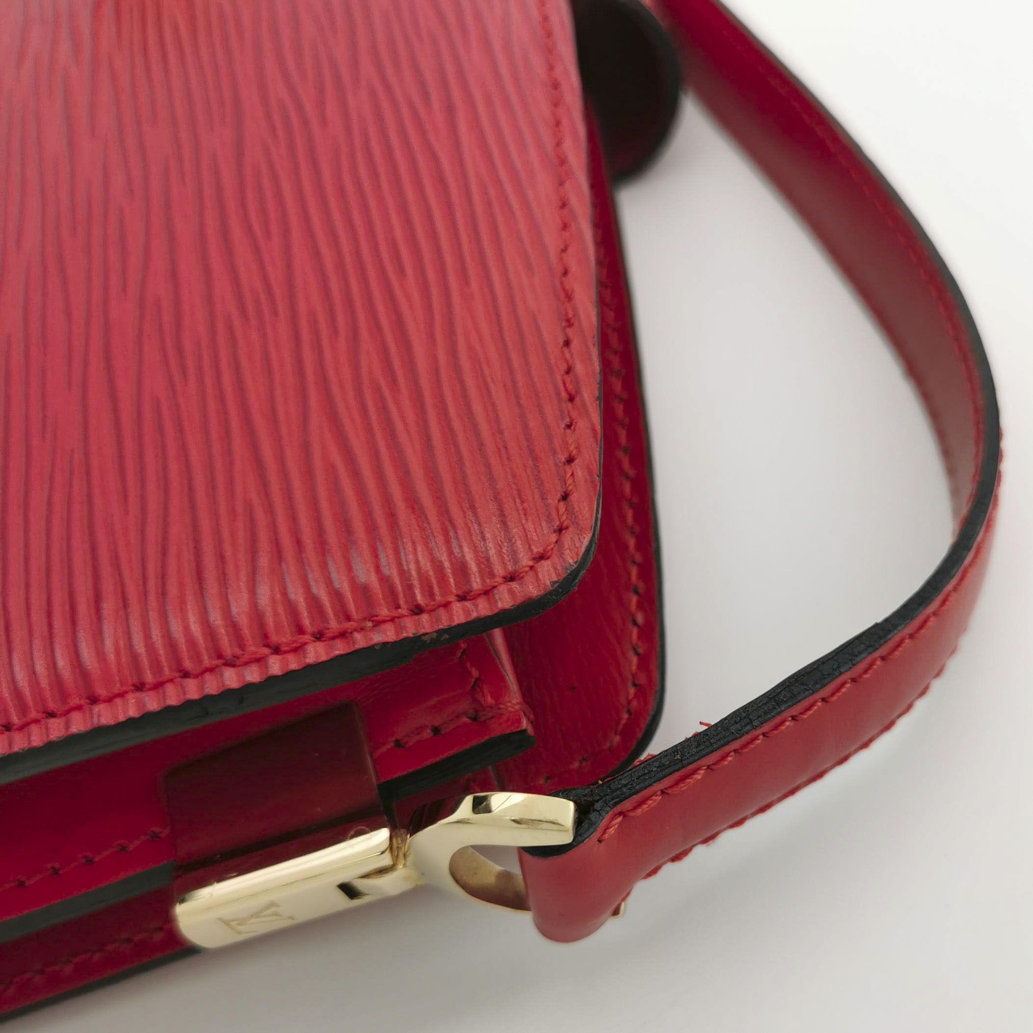 Louis Vuitton Louis Vuitton (LV) Cluny cowhide solid color water ripple m Size ONE SIZE - 9 Thumbnail