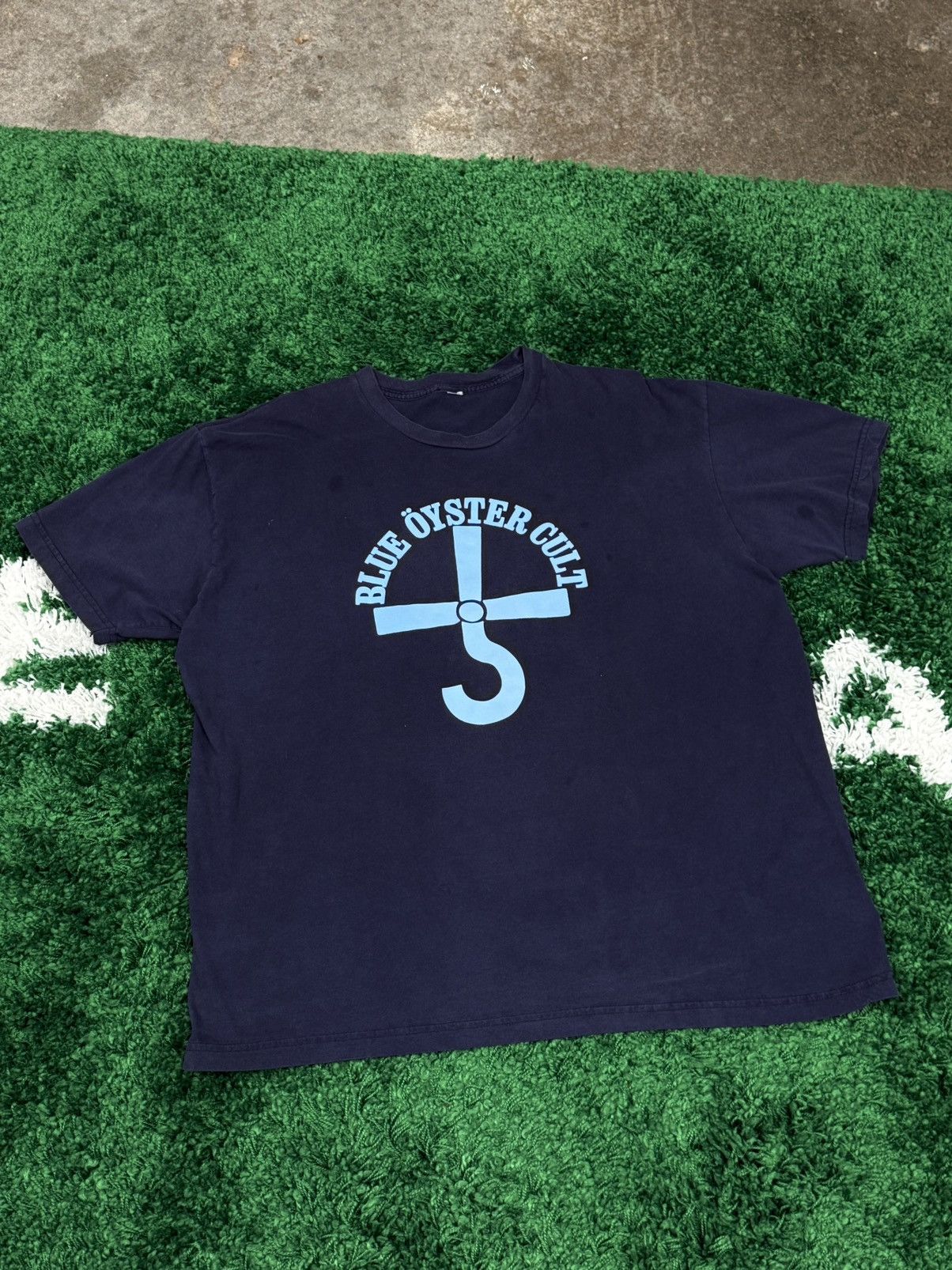 Vintage Vintage Blue Oyster Cult Tee Navy Logo SZ. XL 90s Band Size US XL / EU 56 / 4 - 1 Thumbnail