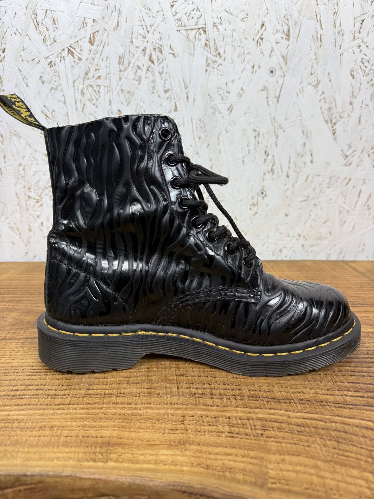Dr. Martens Dr. Martens 1460 Pascal Embossed Zebra Ankle Boots US7 EU38 Size US 7 / IT 37 - 4 Thumbnail