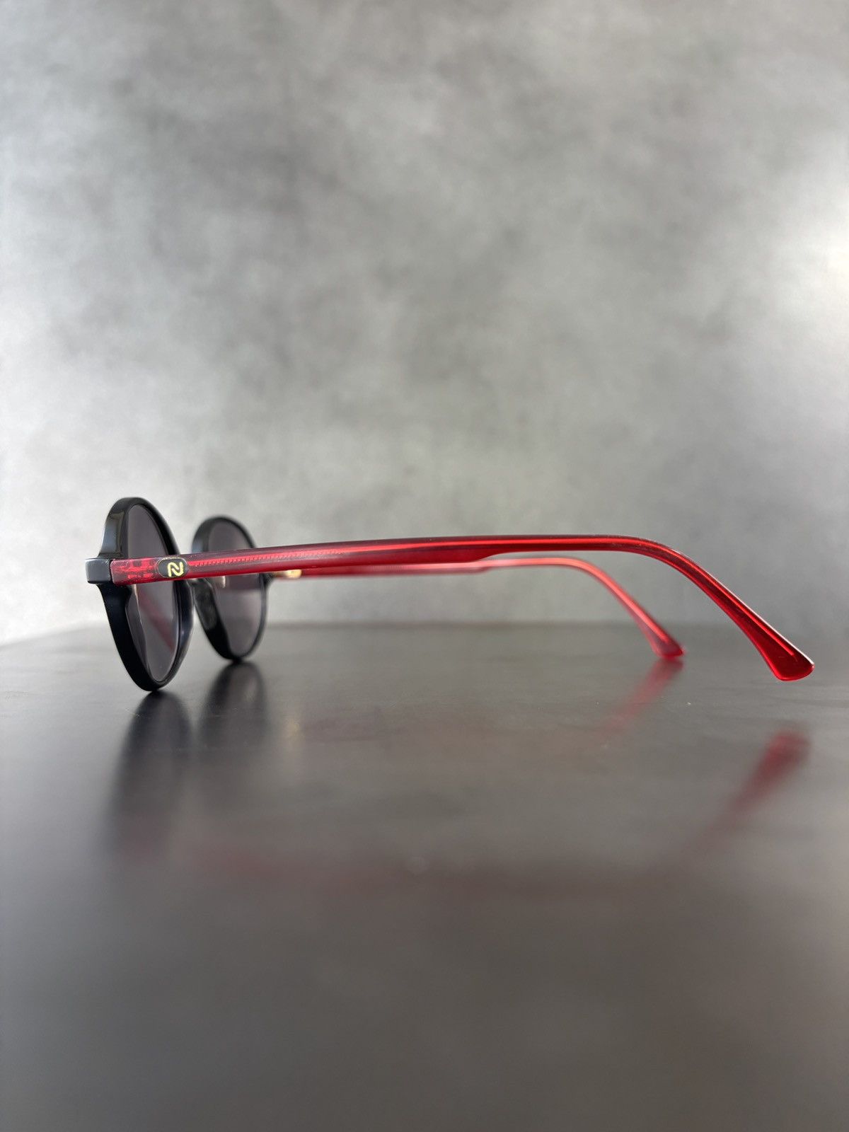 Designer Vintage Nouvelle Vague Sunglasses Made in Italy 1990s Circle Size ONE SIZE - 14 Thumbnail