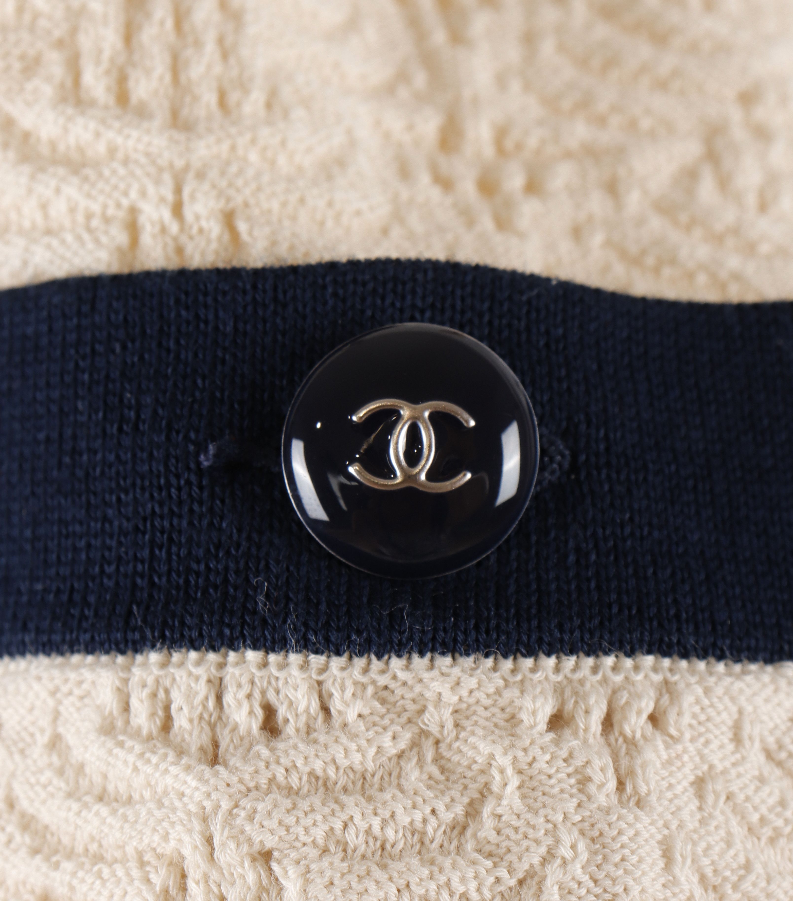 Chanel Chanel Cream Knitted Midi Skirt with Navy Pocket Size 38 Size 26" / US 2 / IT 38 - 2 Thumbnail