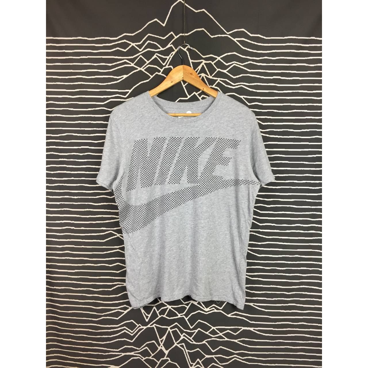 Nike Nike Swoosh Big Logo Spell Out Tee Size M Size US M / EU 48-50 / 2 - 2 Thumbnail