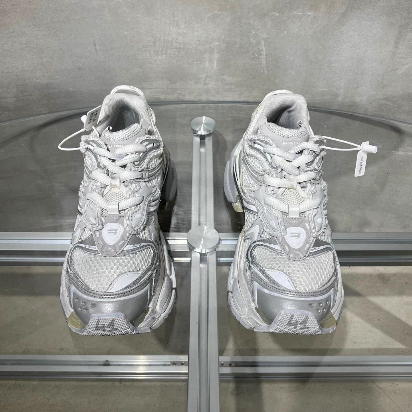 Balenciaga Silver Chunky Low-Top Sneakers Size 8 Size US 8 / EU 41 - 1 Thumbnail