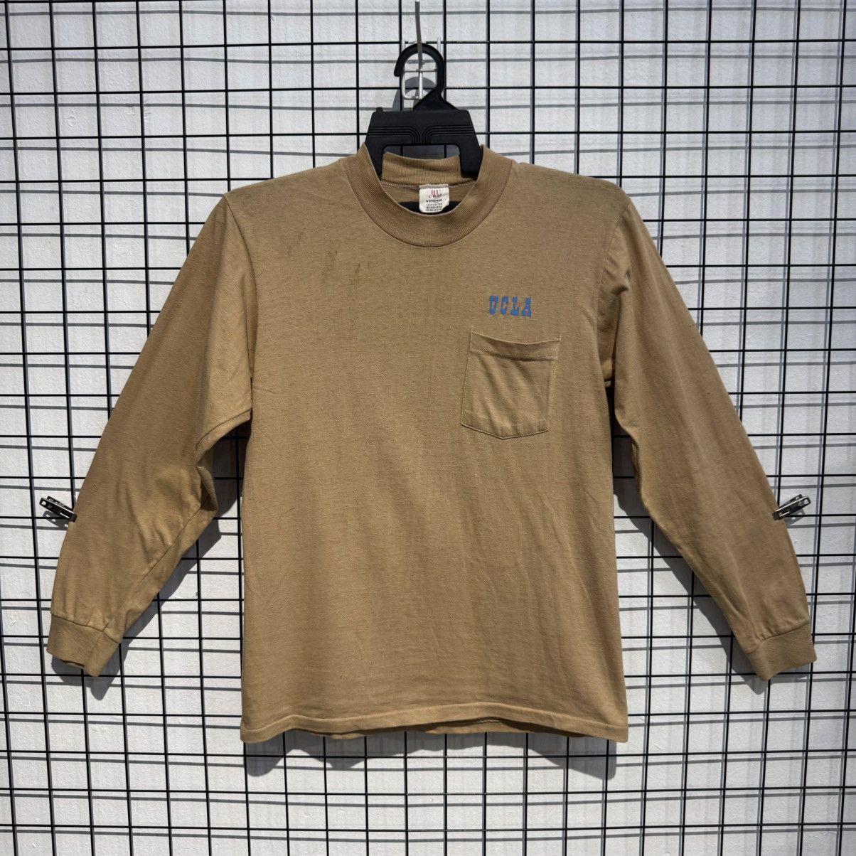 Other Vintage UCLA 1975 T-Shirt Long Sleeve - RACING TEAM Size US S / EU 44-46 / 1 - 12 Thumbnail