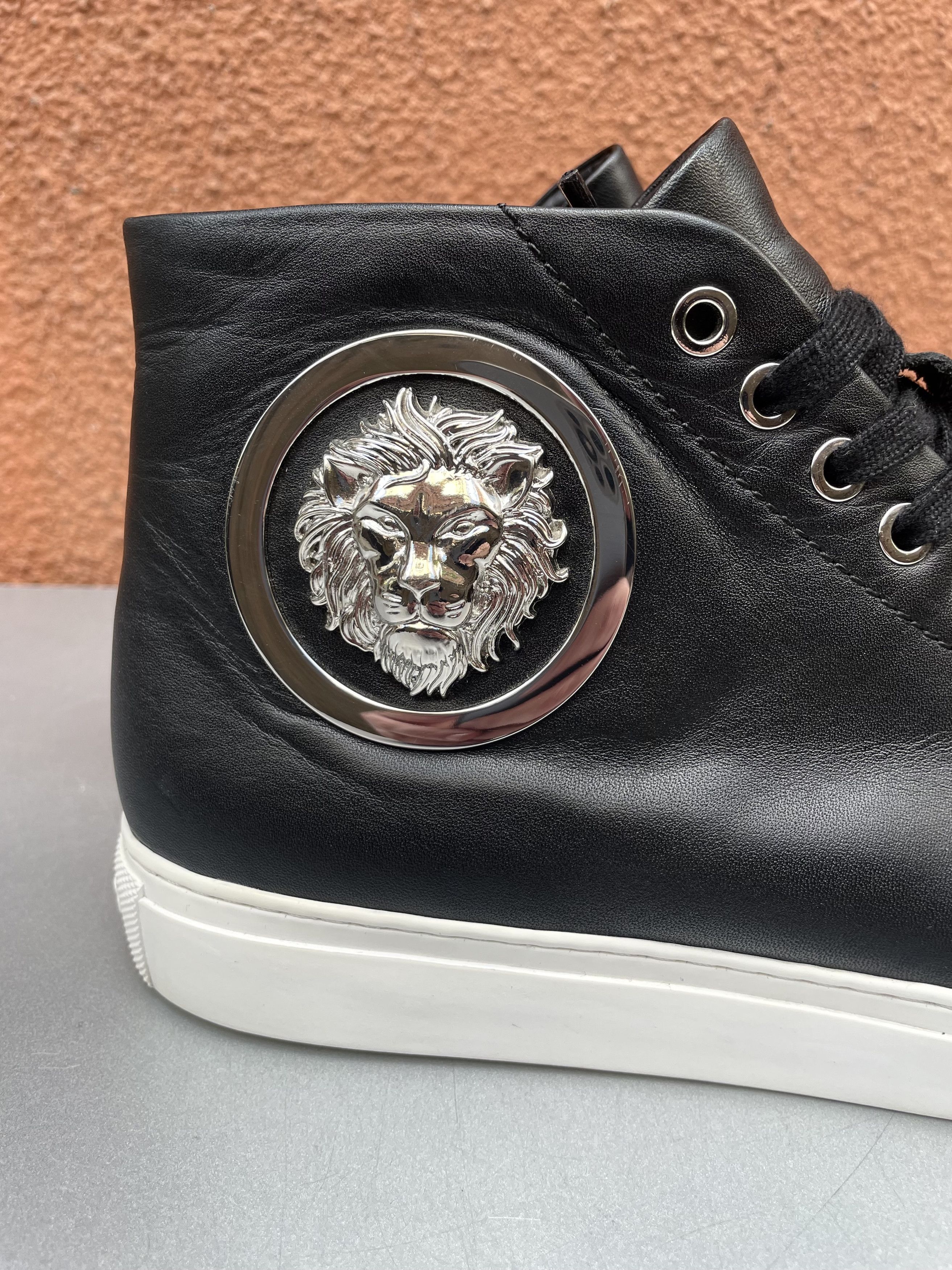 Versus Versace Rare Versace versus hi-top logo silver Size US 8 / EU 41 - 7 Thumbnail