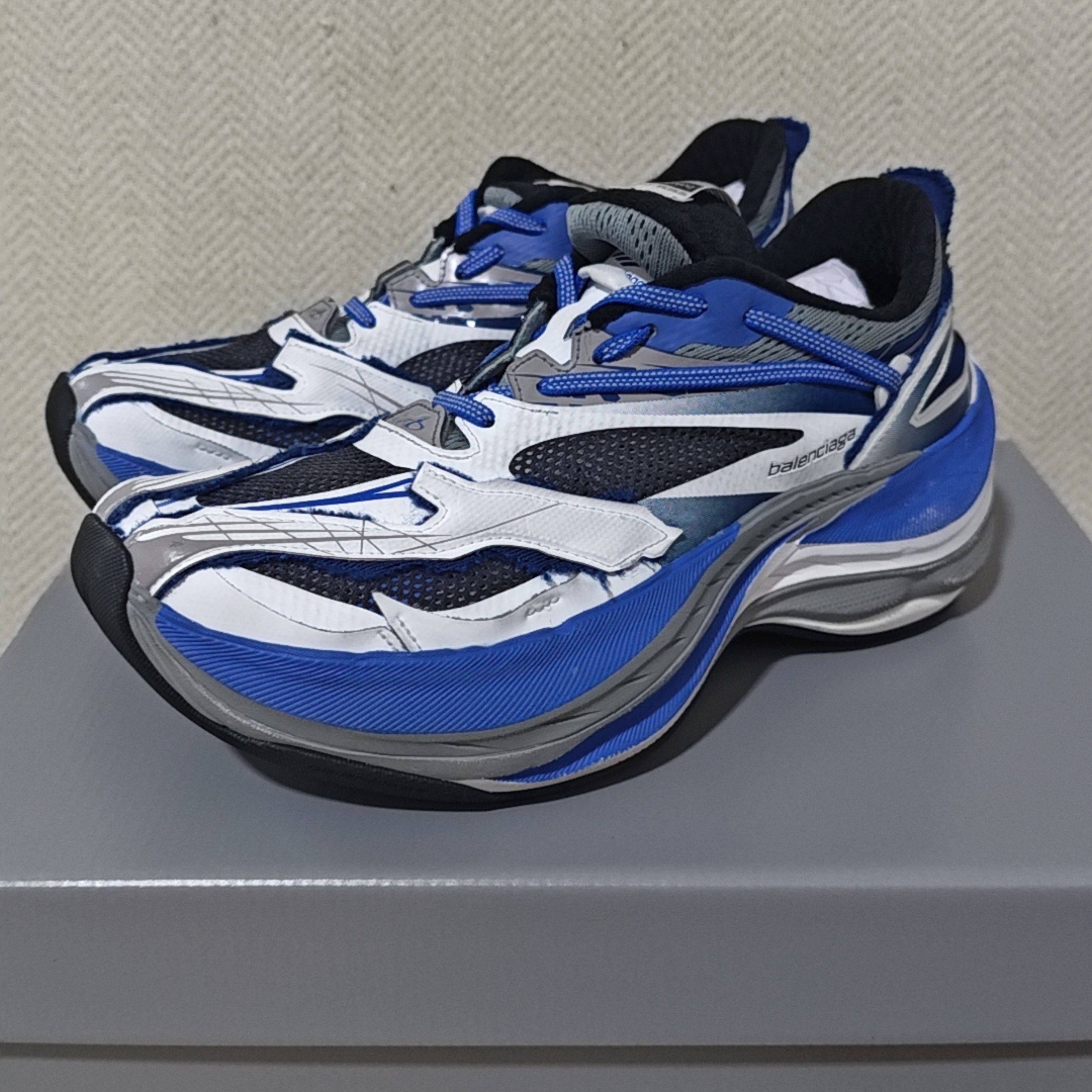 Balenciaga Balenciaga Jet Low-Top Sneakers US 8 / EU 41 Size US 8 / EU 41 - 1 Thumbnail