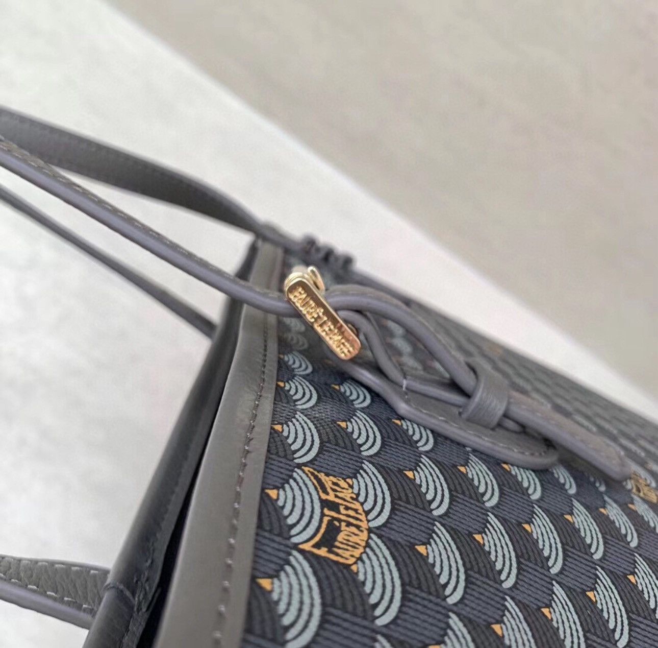 Faure Le Page Faure Le Page Daily Battle Vertical Tote Bag | Grey/Charcoal Size ONE SIZE - 4 Thumbnail