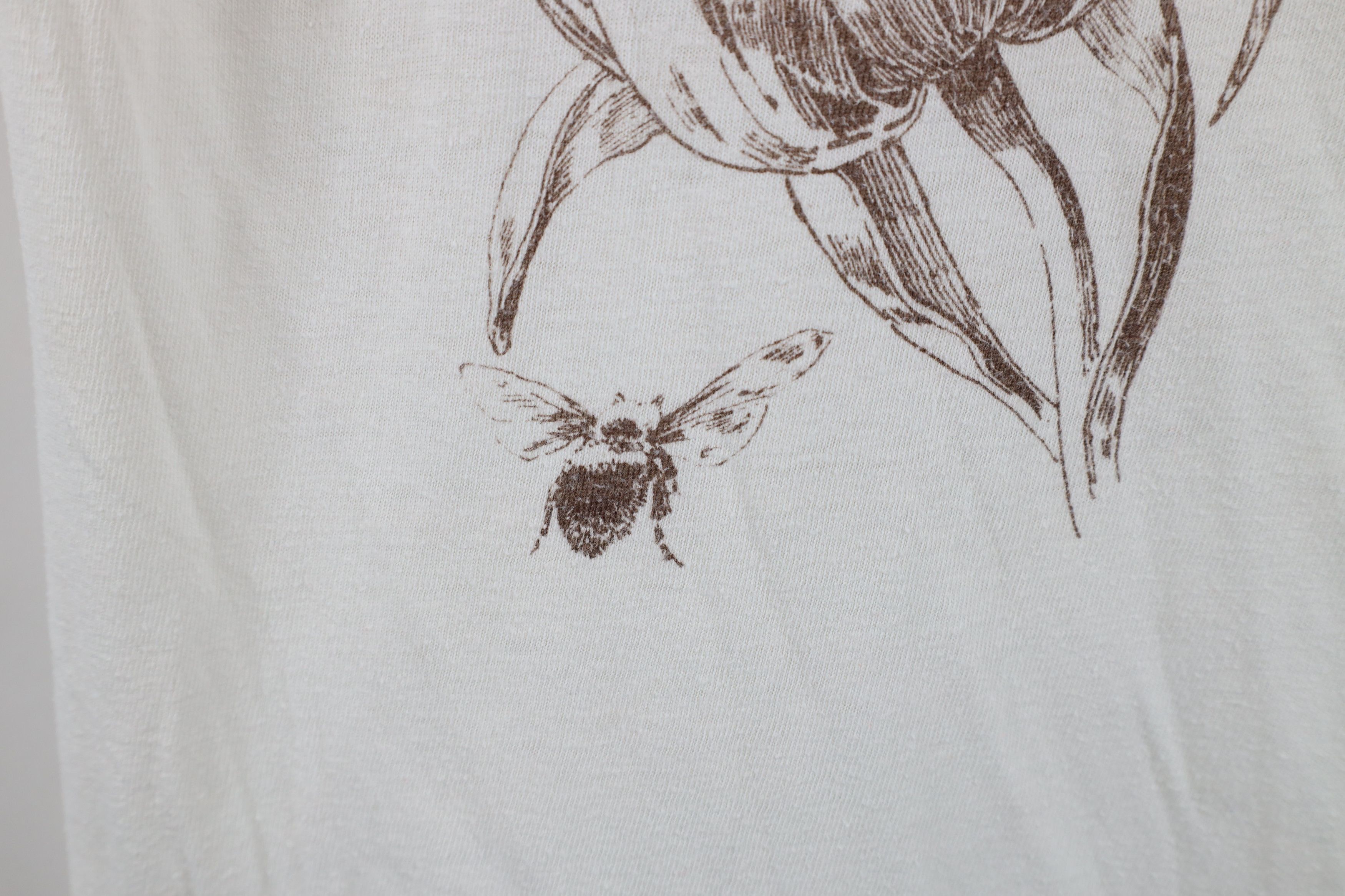Vintage Vintage 70s Streetwear Flower Bee Goddess T-Shirt White USA Size M / US 6-8 / IT 42-44 - 6 Thumbnail