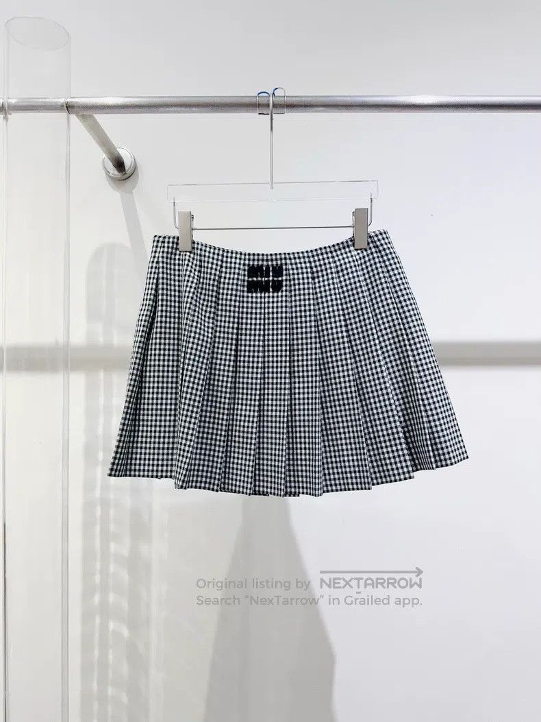 Miu Miu Miu Miu 38 Early autumn plaid overskirt Size 37" - 4 Thumbnail