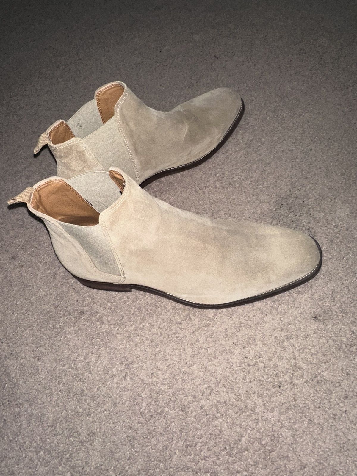 Aldo Beige also Chelsea boot Size US 9.5 / EU 42-43 - 2 Thumbnail