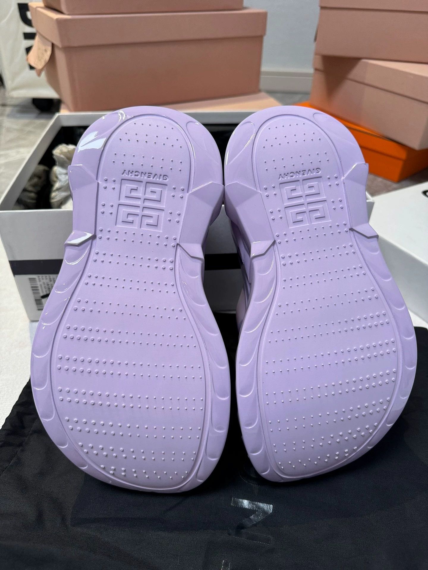 Givenchy Givenchy Marshmallow Lilac 38 Slides Size US 7.5 / IT 37.5 - 5 Thumbnail