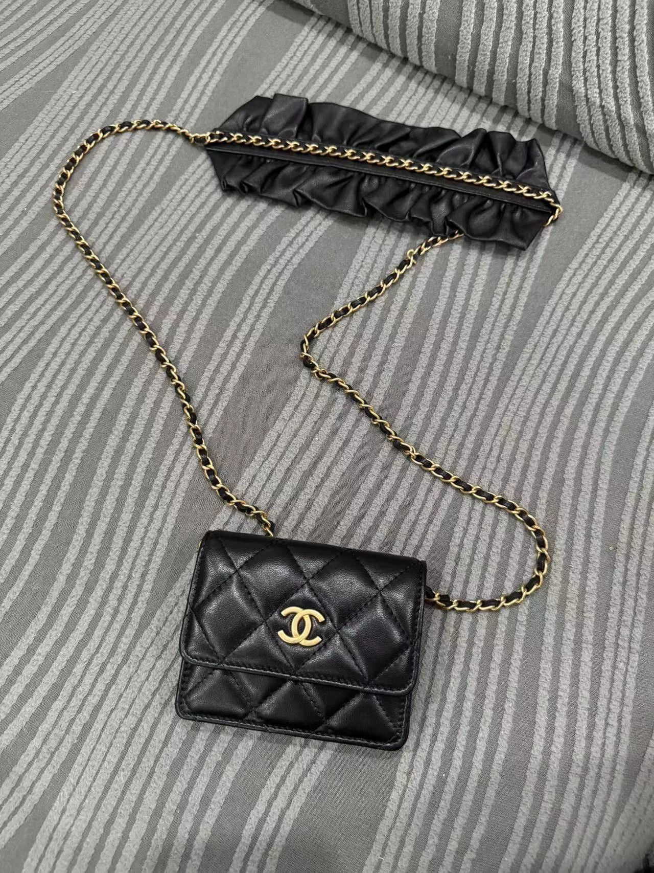 Chanel CHANEL Ruffle Chain Bag 30 Size ONE SIZE - 1 Thumbnail