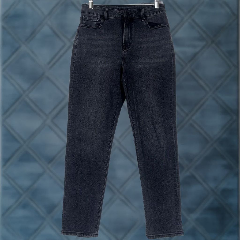 American Eagle Outfitters American Eagle Outfitters High Rise Mom Jeans Black Denim Size 2 Regular Inseam 28in Button Zip Distressed Womens Jeans Size 26" / US 2 / IT 38 - 1 Thumbnail