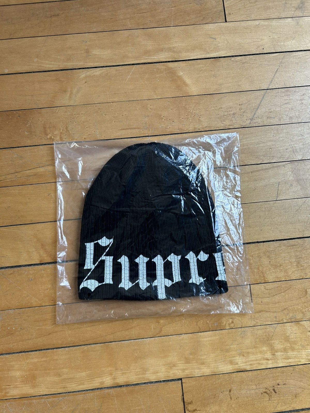 Supreme old english beanie