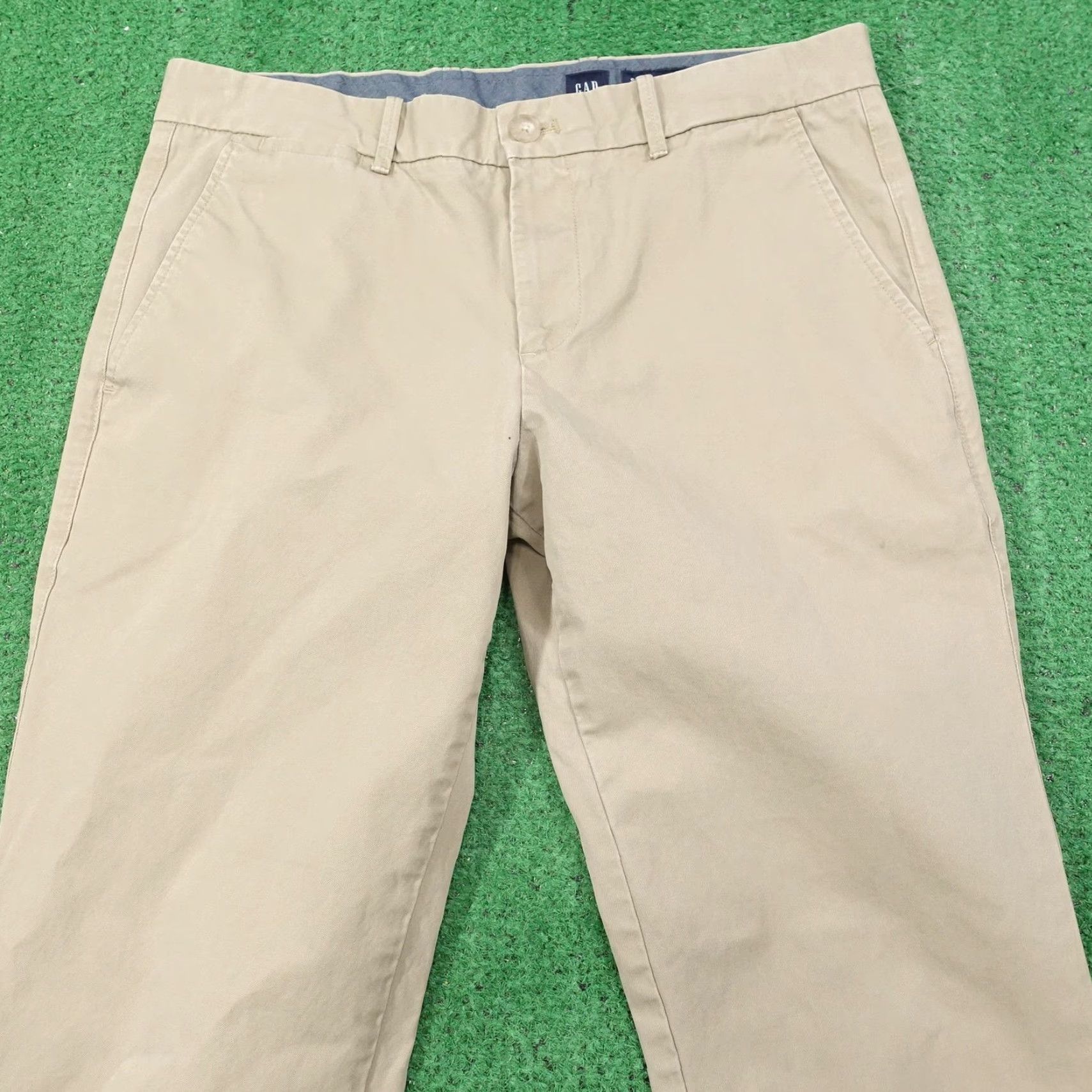 Gap Gap Mens Chino Pants 31x32 Beige Straight Flat Front 100% Cotton Casual Pockets Size US 31 - 2 Thumbnail