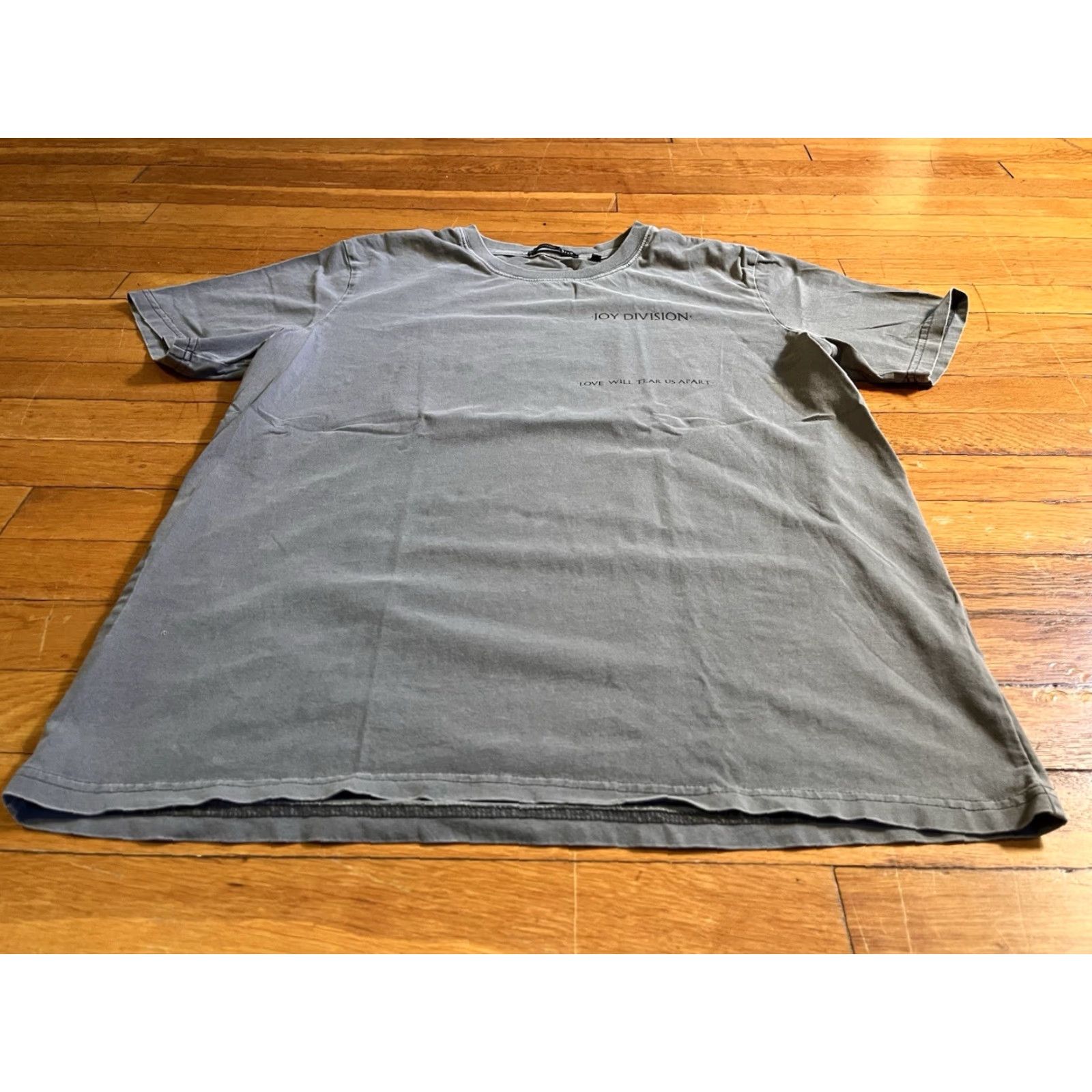 Vintage Neuw Denim Joy Division Love Will Tear Us Apart Shirt Men’s M Grey | T-Shirt | Men | M | Grey | Band Music Rock | 90s Concert Theme Size US M / EU 48-50 / 2 - 2 Thumbnail